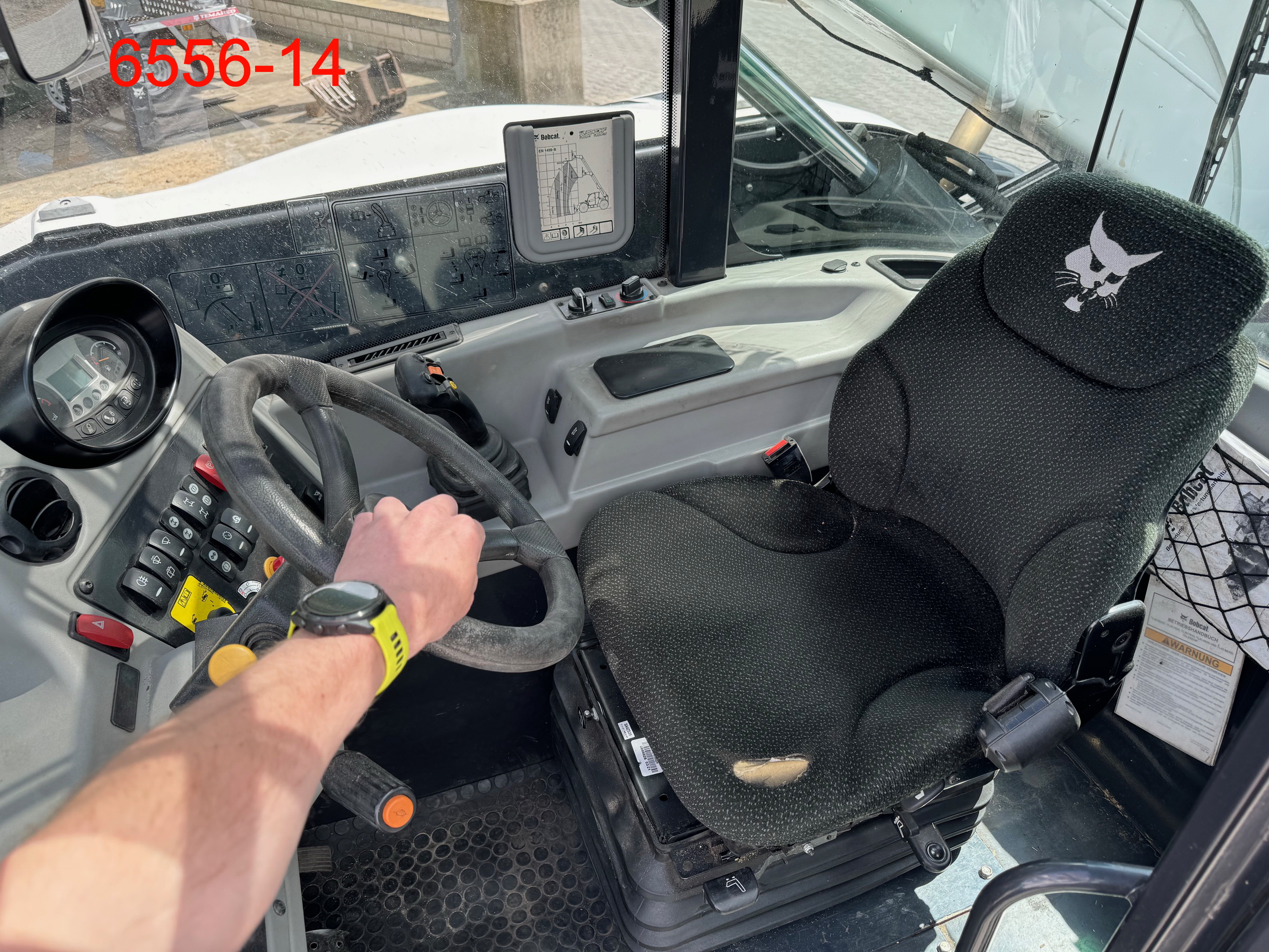 Bobcat-TL 38.70 HF 130 IV AGRI-Teleskopstapler starr-www.heftruckcentrumemmen.nl