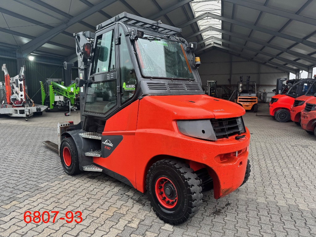 Linde-E 80-01 / 900-Elektro 4 Rad-Stapler-www.heftruckcentrumemmen.nl