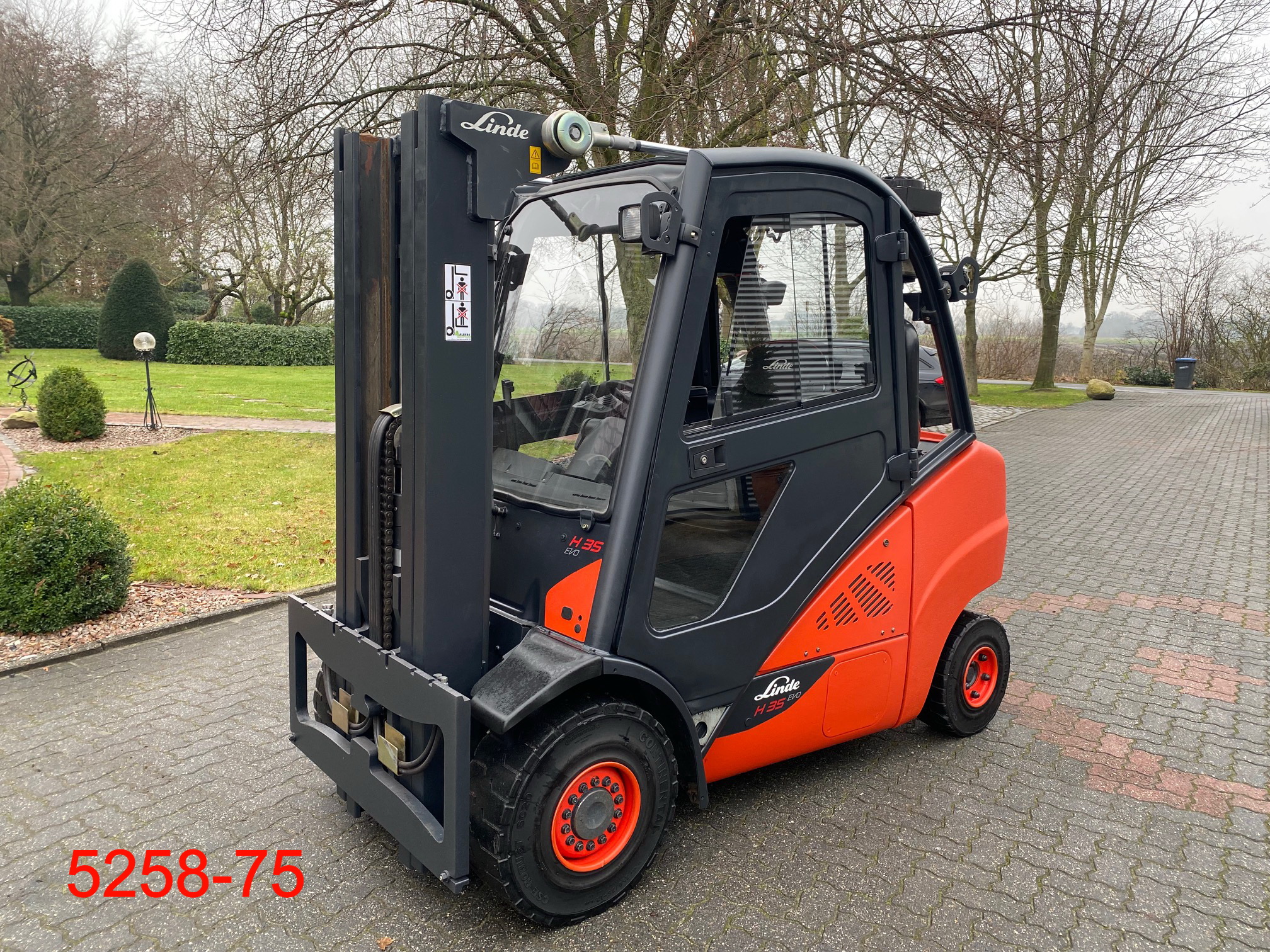 Linde-H 35 T 02-Treibgasstapler-http://www.albers-gabelstapler.de