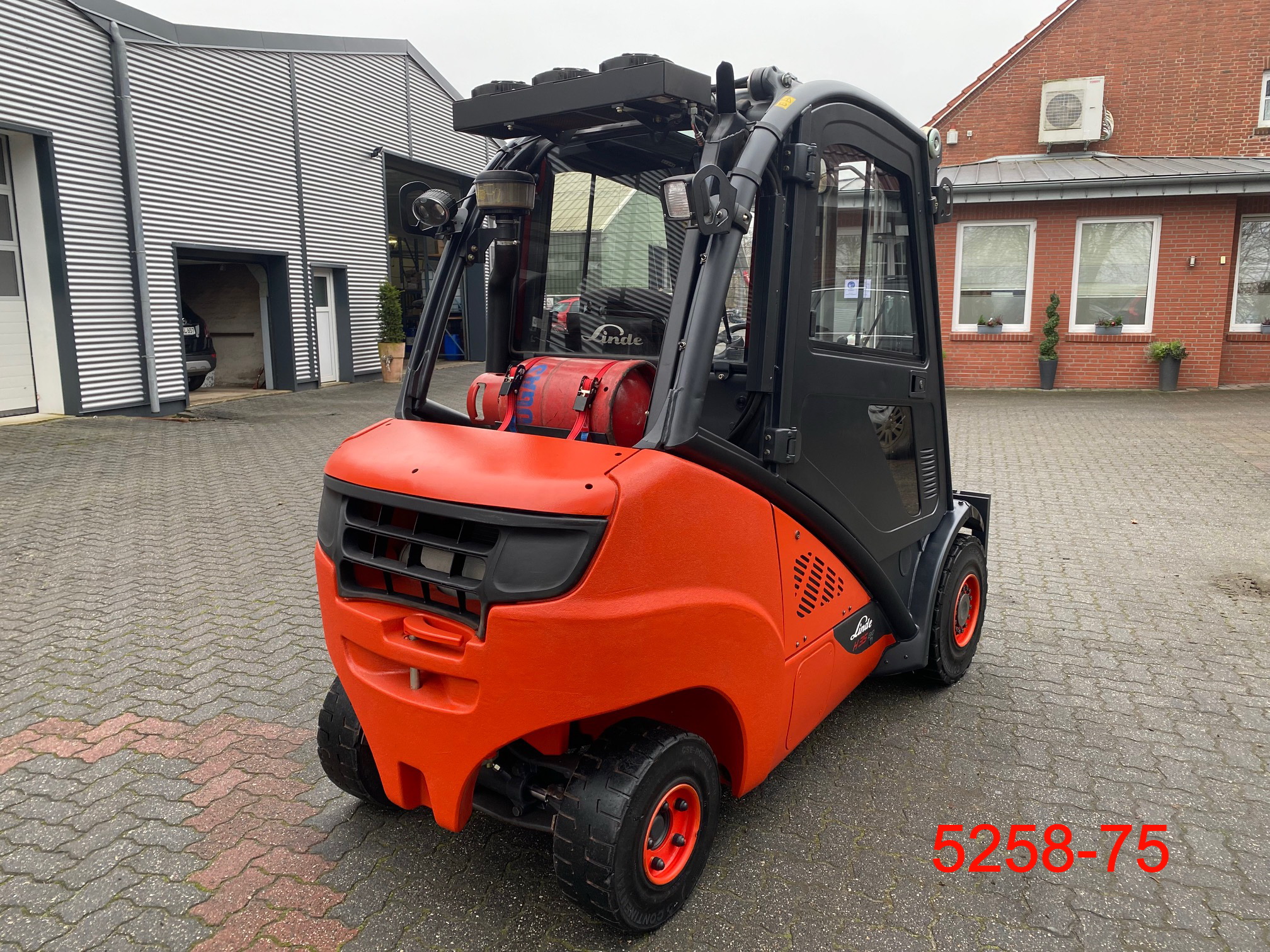Linde-H 35 T 02-Treibgasstapler-www.heftruckcentrumemmen.nl