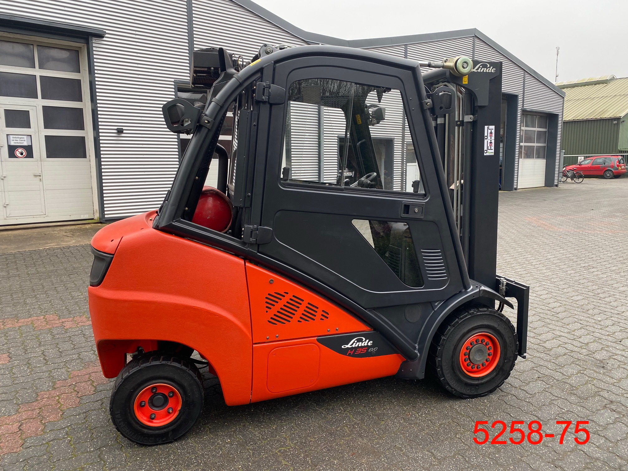 Linde-H 35 T 02-Treibgasstapler-www.heftruckcentrumemmen.nl