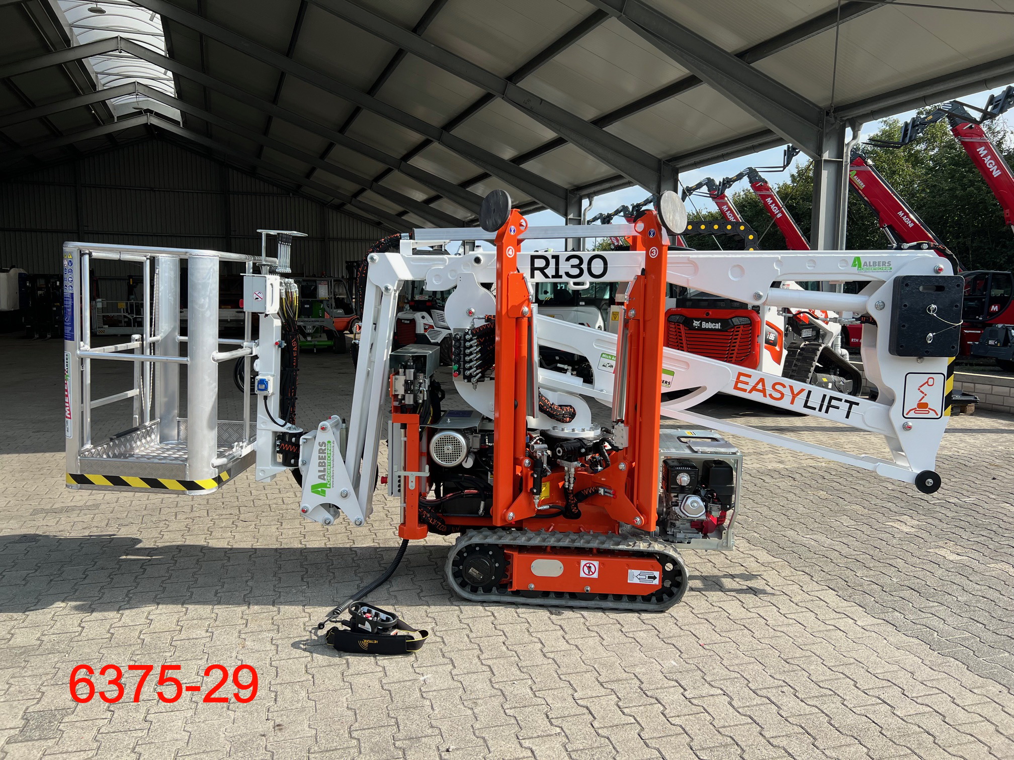 Easy Lift-R 130 Funk Raupenbhne-Gelenkteleskopbhne-www.heftruckcentrumemmen.nl