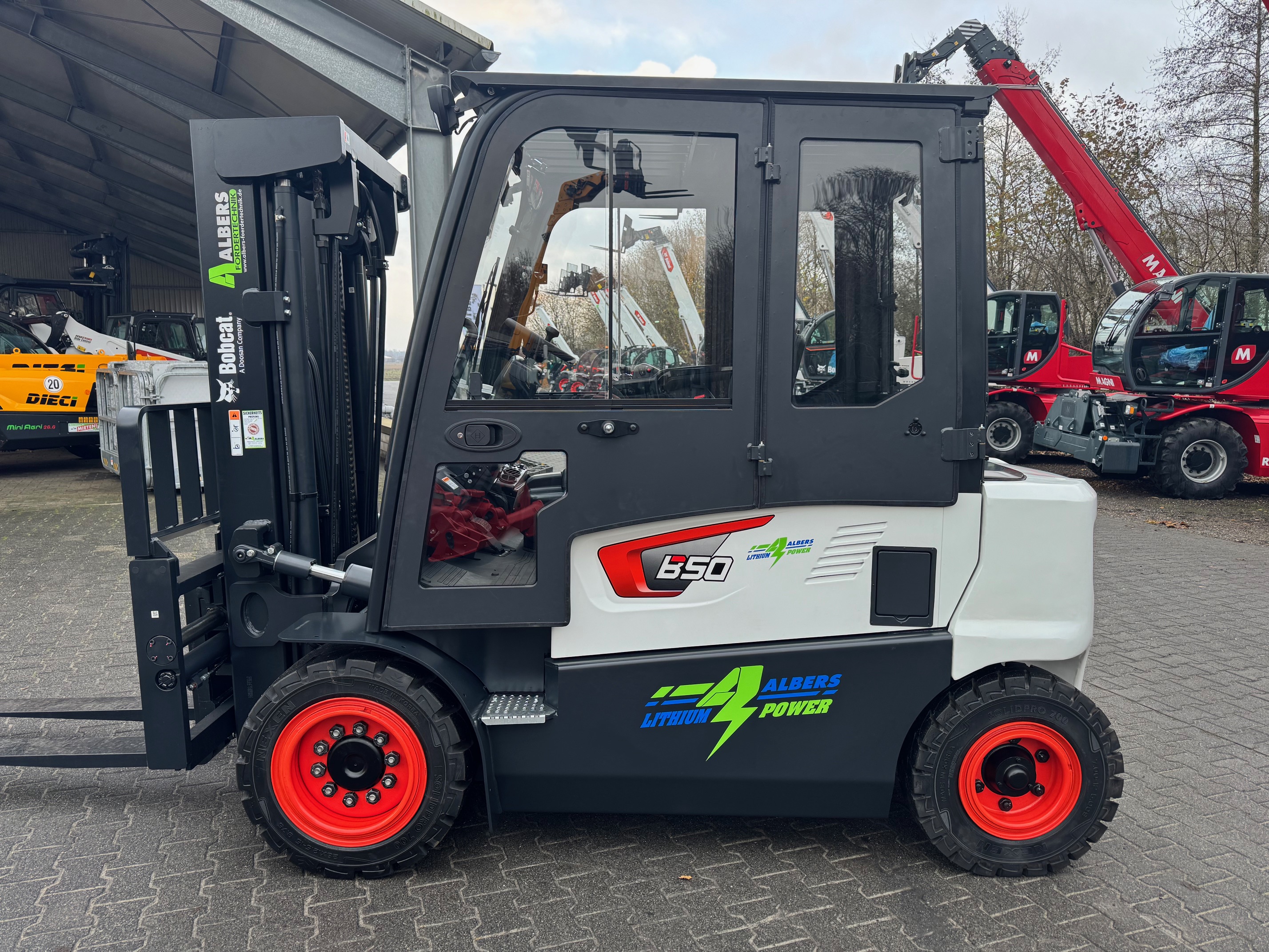 Bobcat-B 50 X-7 Lithium-Ionen-Elektro 4 Rad-Stapler-www.heftruckcentrumemmen.nl