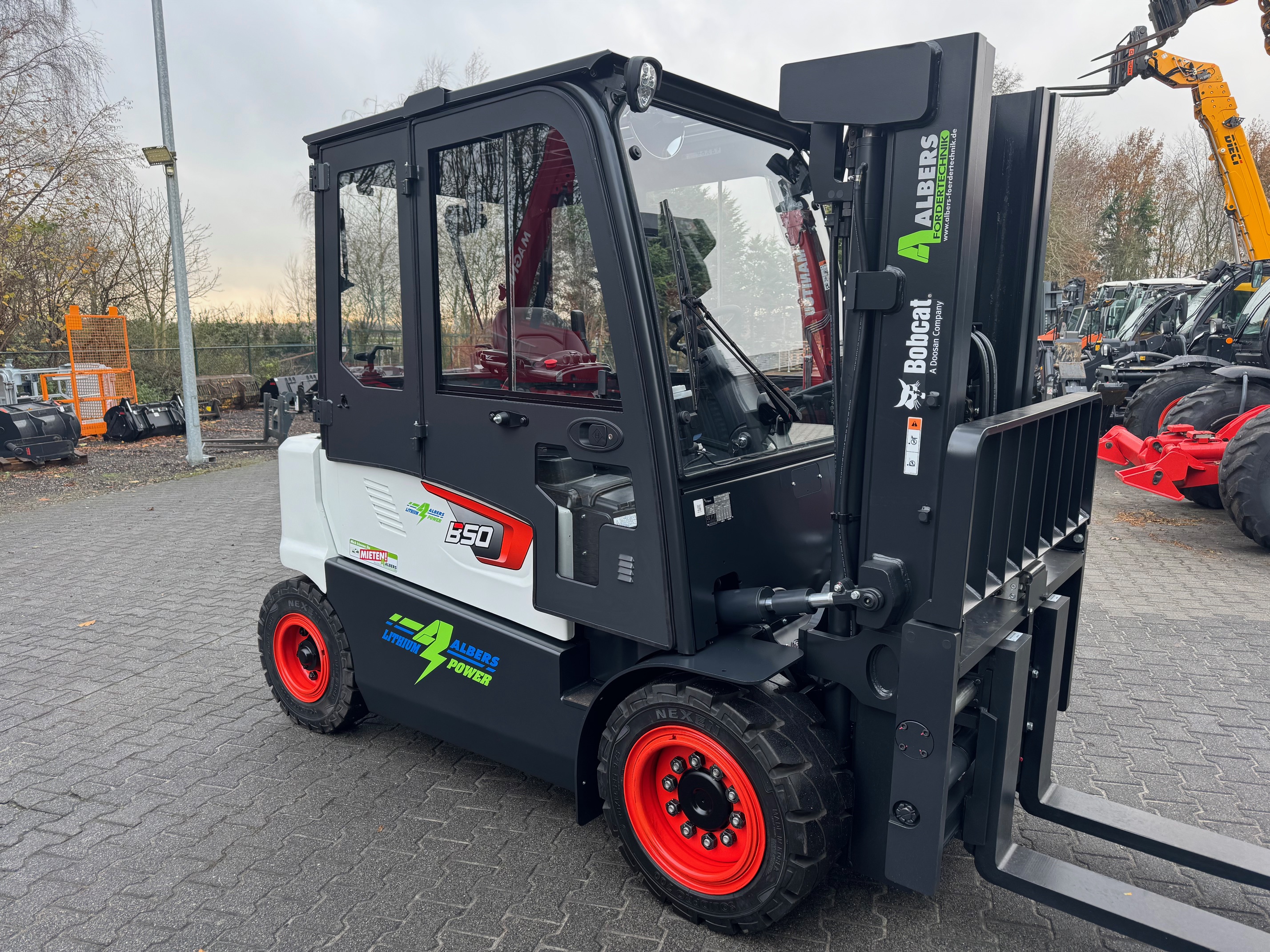 Bobcat-B 50 X-7 Lithium-Ionen-Elektro 4 Rad-Stapler-www.heftruckcentrumemmen.nl
