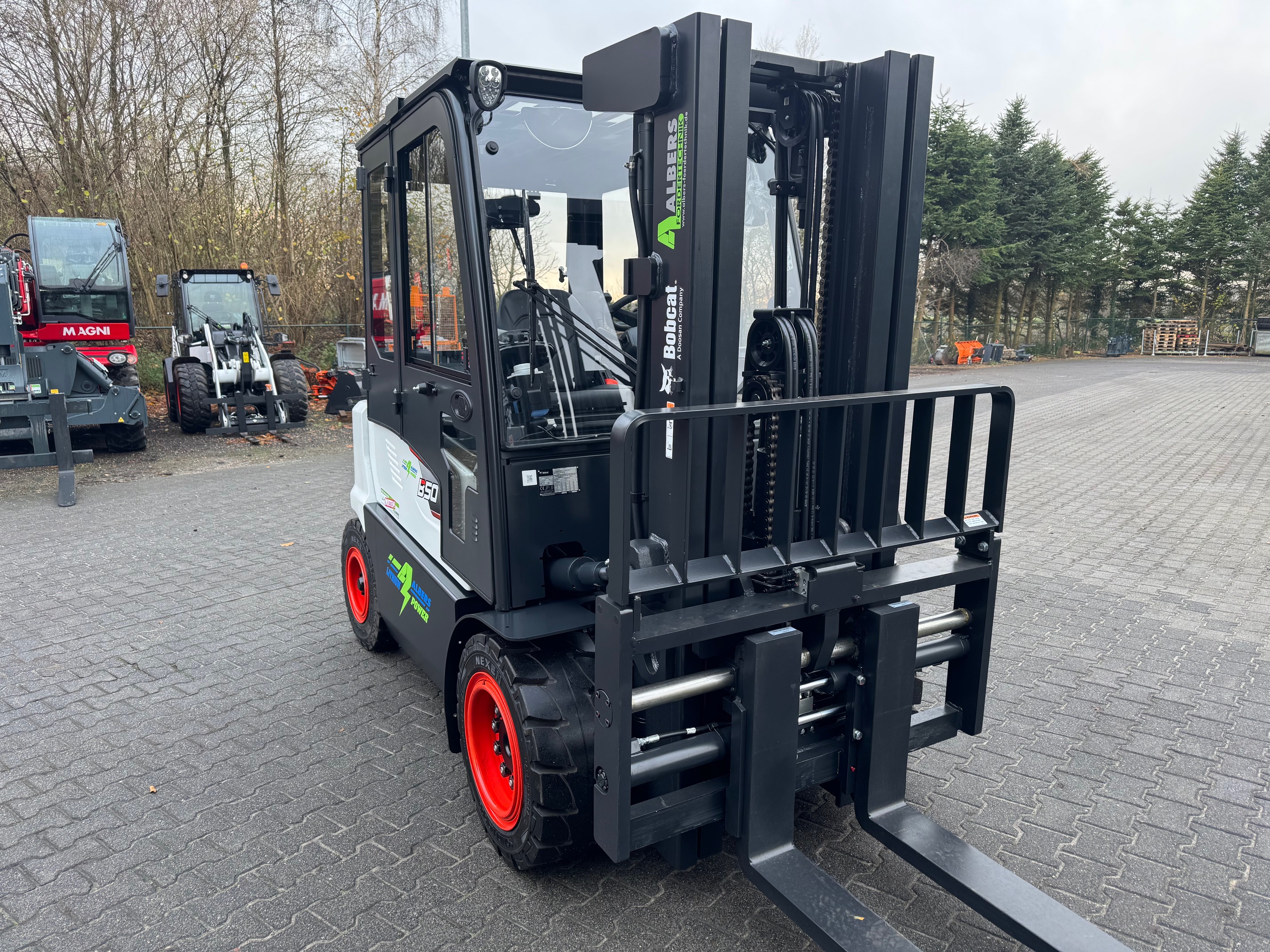 Bobcat-B 50 X-7 Lithium-Ionen-Elektro 4 Rad-Stapler-www.heftruckcentrumemmen.nl