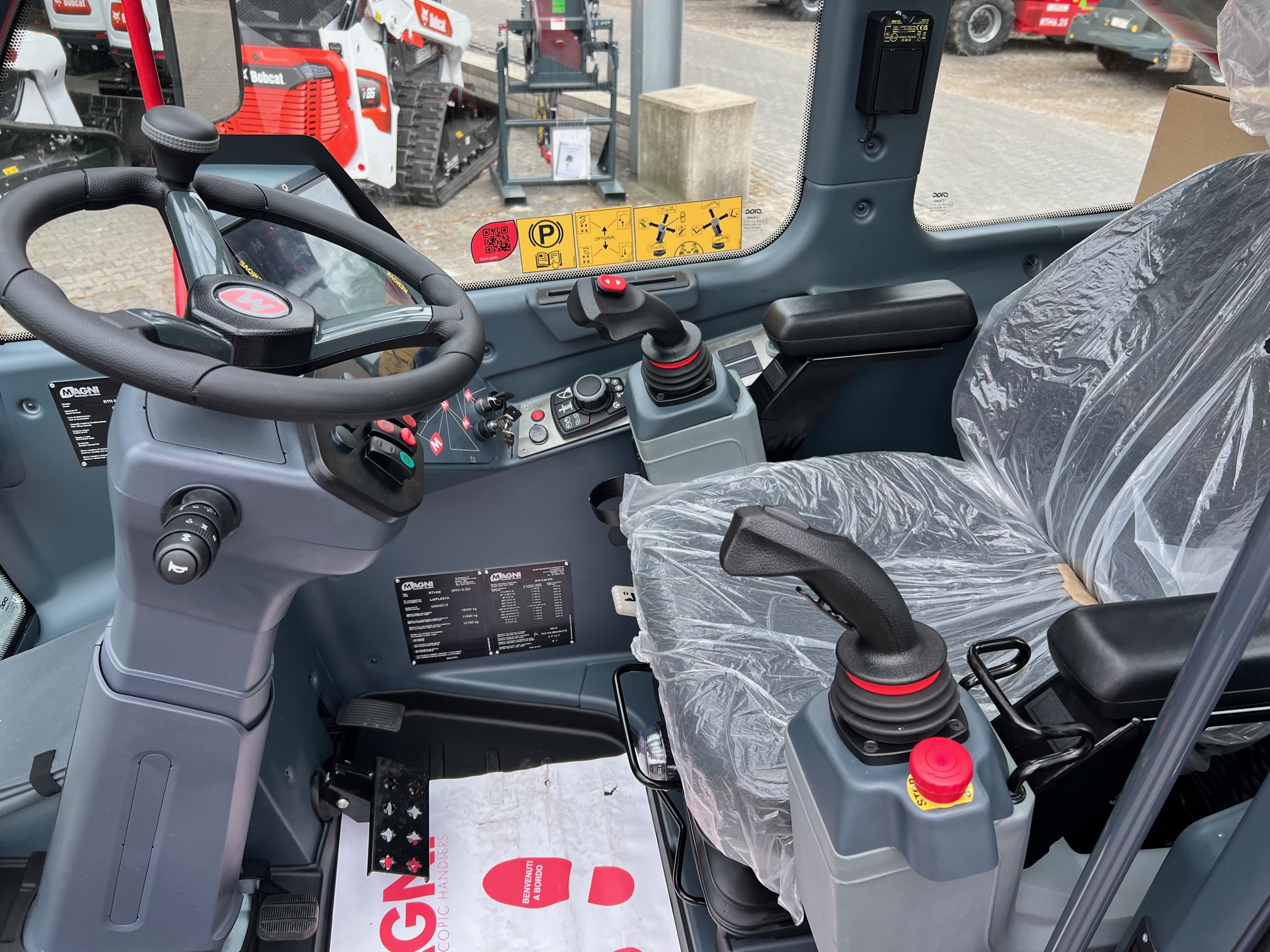 Magni-RTH 6.25-Teleskopstapler drehbar-www.heftruckcentrumemmen.nl