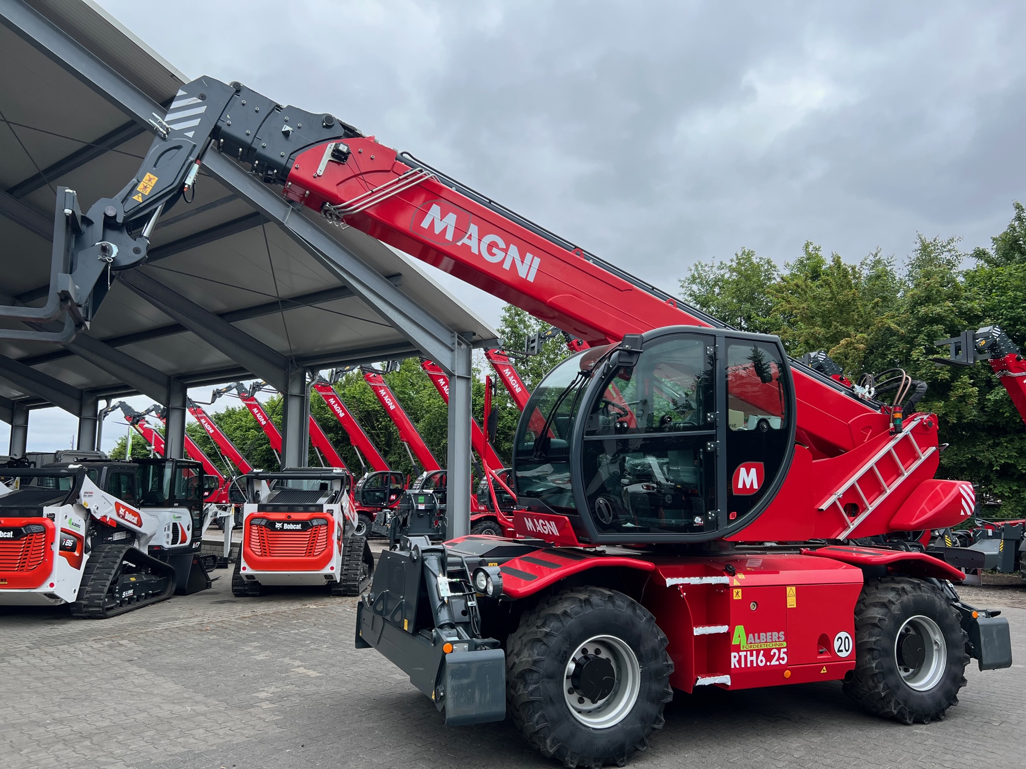Magni-RTH 6.25-Teleskopstapler drehbar-www.heftruckcentrumemmen.nl