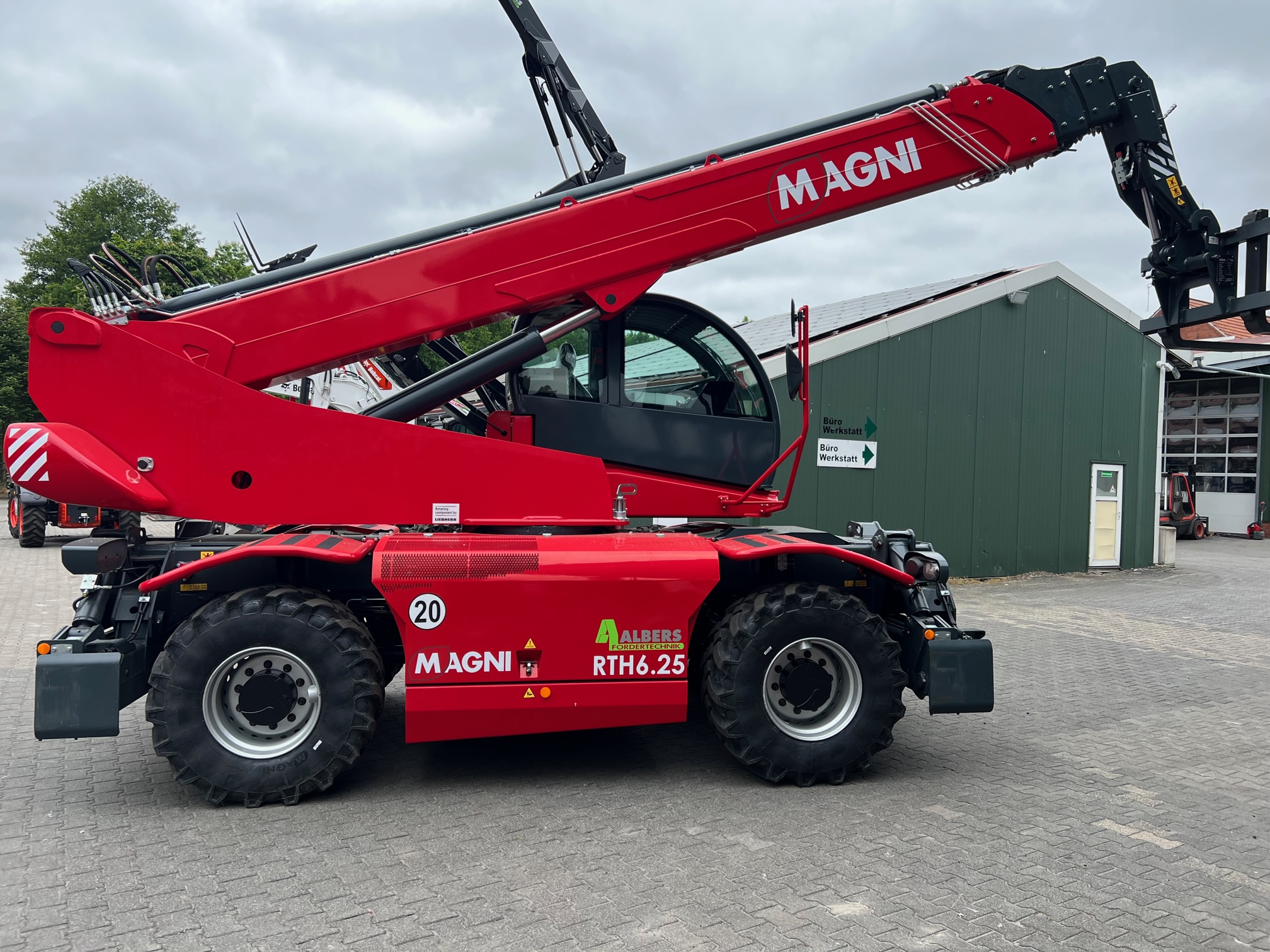 Magni-RTH 6.25-Teleskopstapler drehbar-www.heftruckcentrumemmen.nl