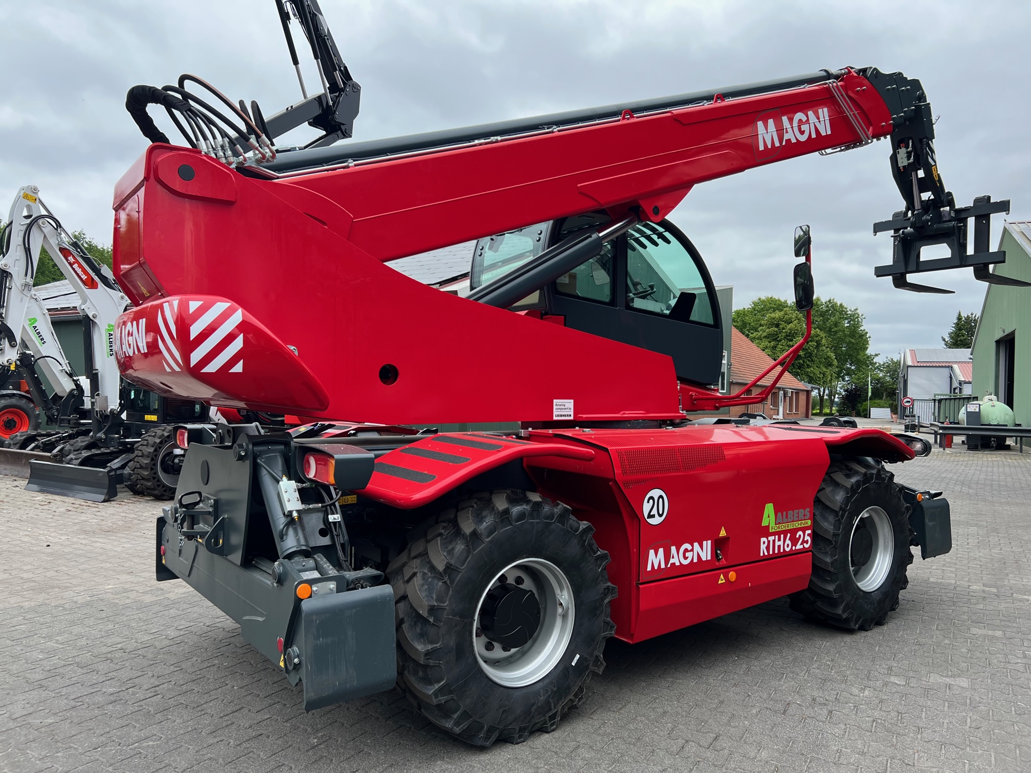 Magni-RTH 6.25-Teleskopstapler drehbar-www.heftruckcentrumemmen.nl