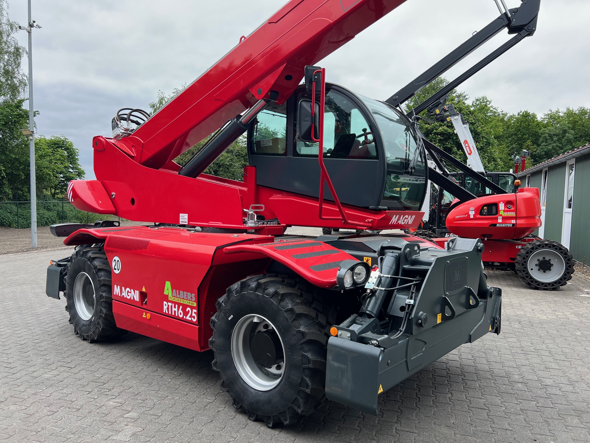 Magni-RTH 6.25-Teleskopstapler drehbar-www.heftruckcentrumemmen.nl