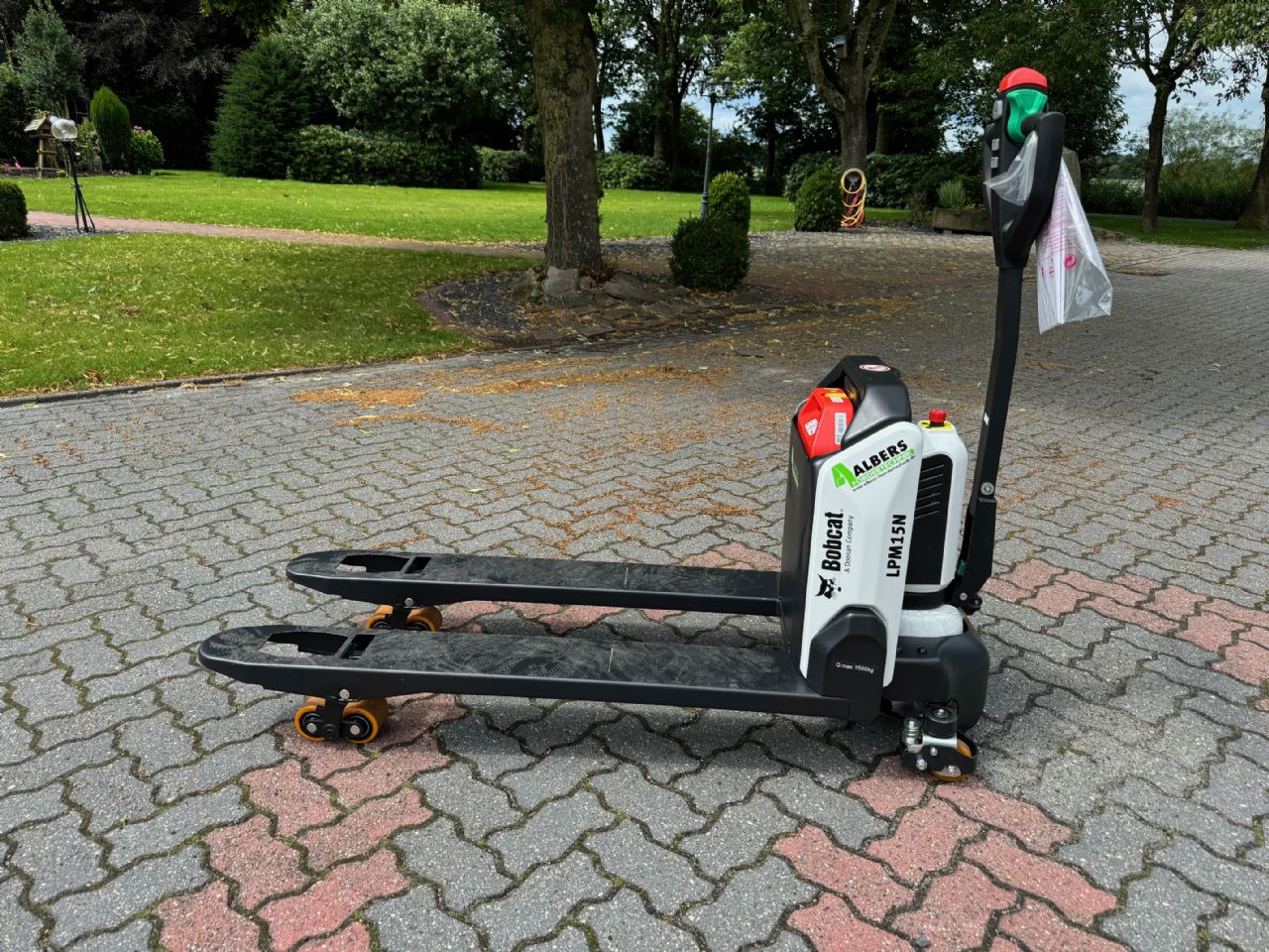 Bobcat-LPM 15 N 7-Niederhubwagen-http://www.albers-gabelstapler.de