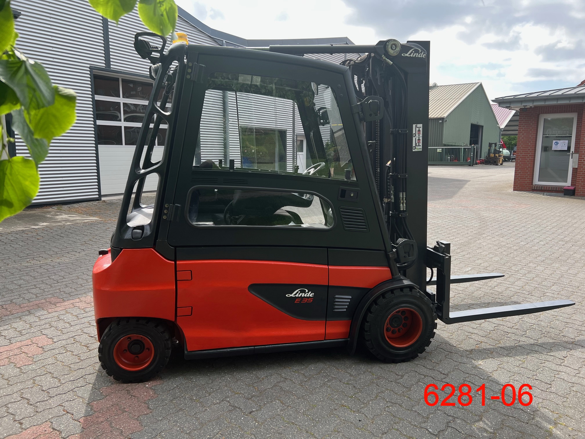 Linde-E 35 L 01-Elektro 4 Rad-Stapler-www.heftruckcentrumemmen.nl