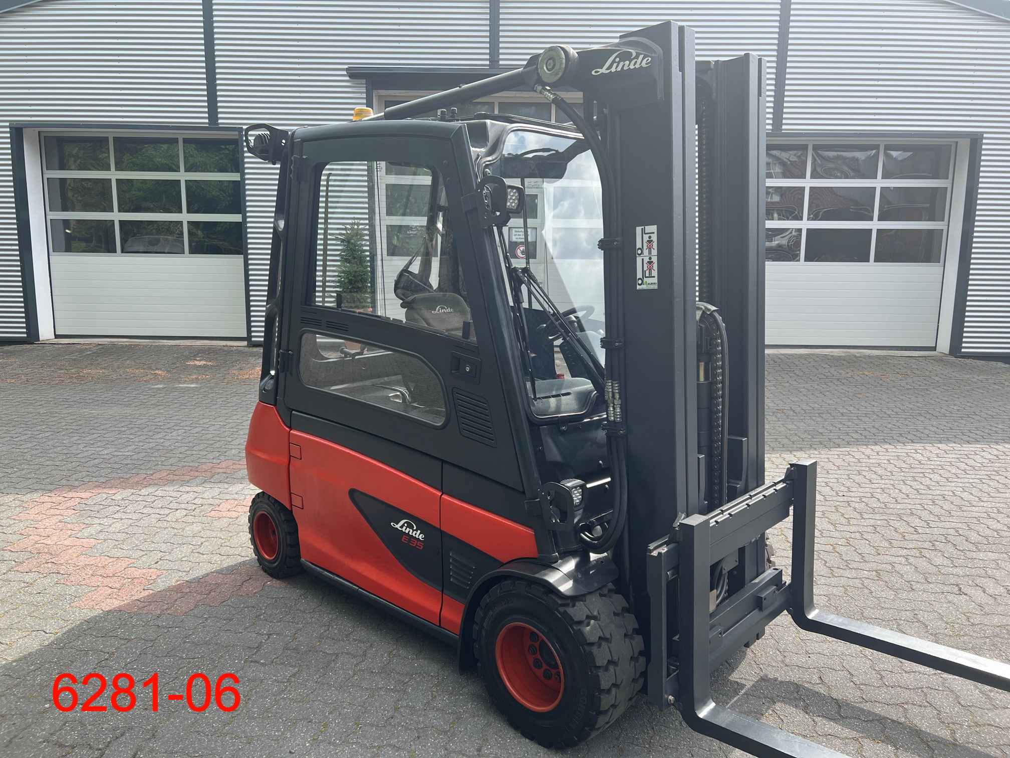 Linde-E 35 L 01-Elektro 4 Rad-Stapler-www.heftruckcentrumemmen.nl