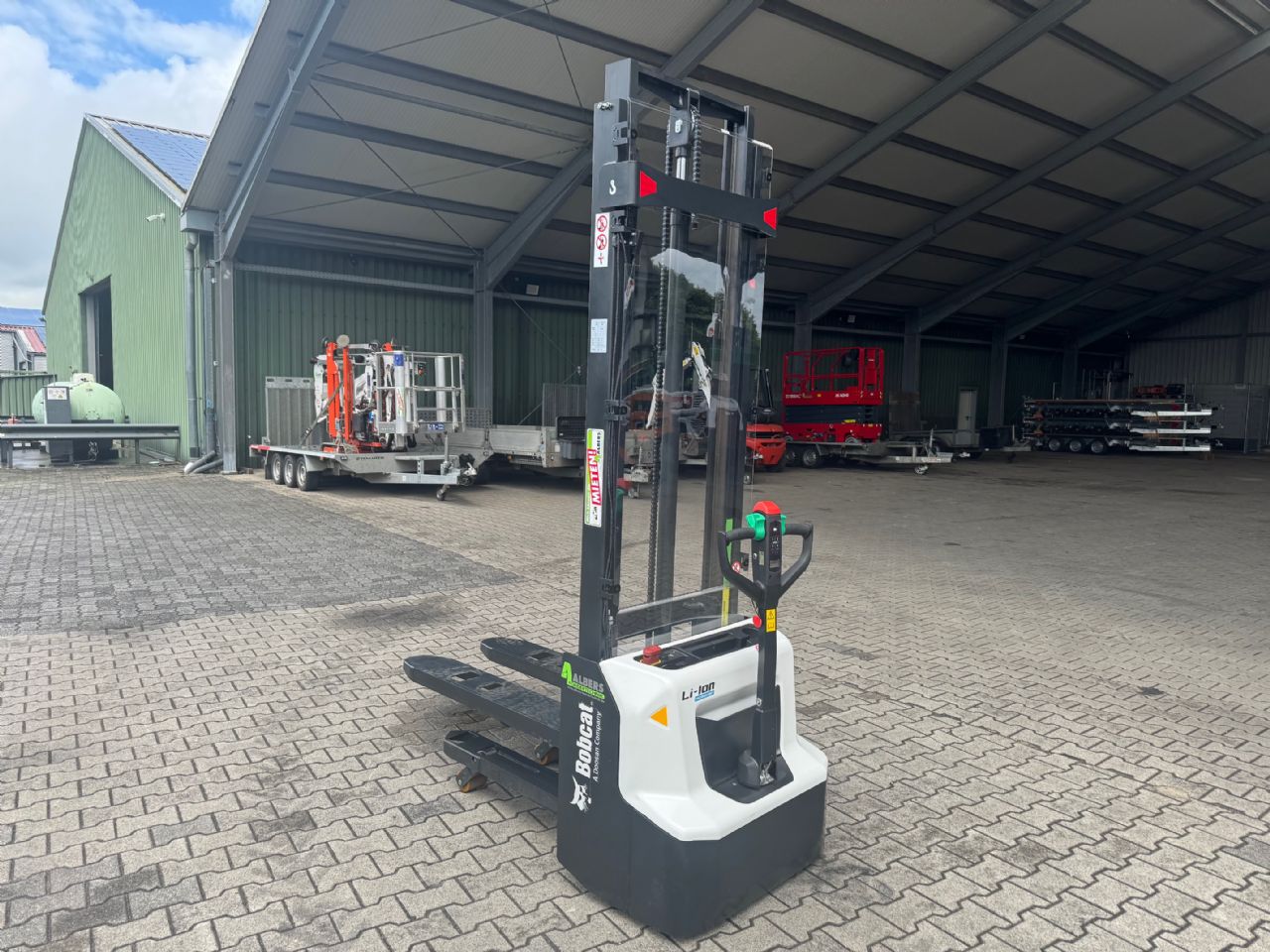 Bobcat-LSM12N-7 i-Hochhubwagen-www.heftruckcentrumemmen.nl