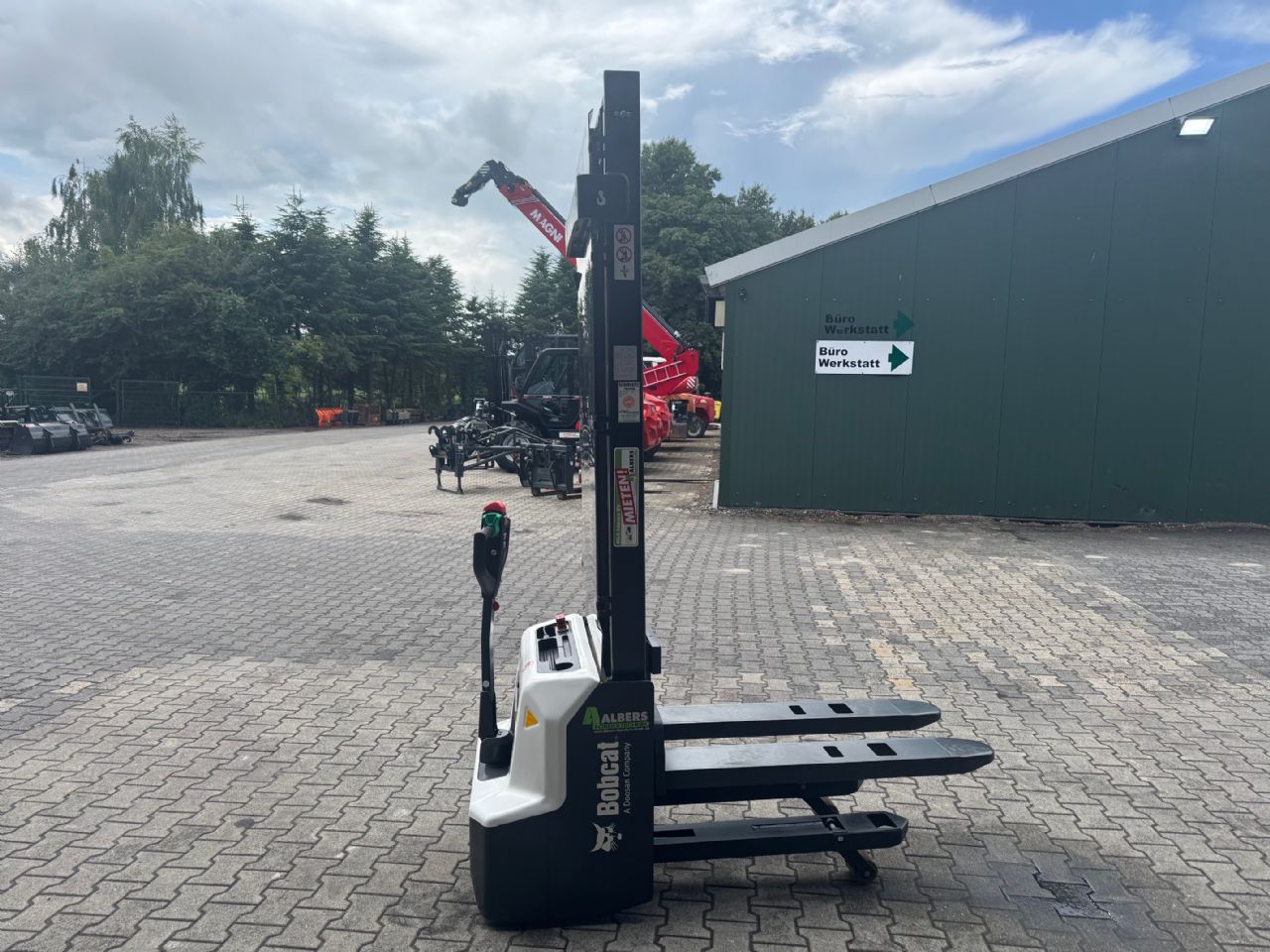 Bobcat-LSM12N-7 i-Hochhubwagen-www.heftruckcentrumemmen.nl