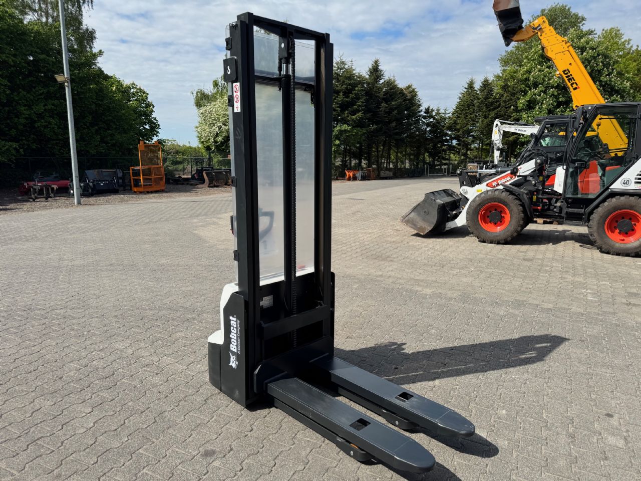 Bobcat-LSM 12 N -7-Hochhubwagen-www.heftruckcentrumemmen.nl
