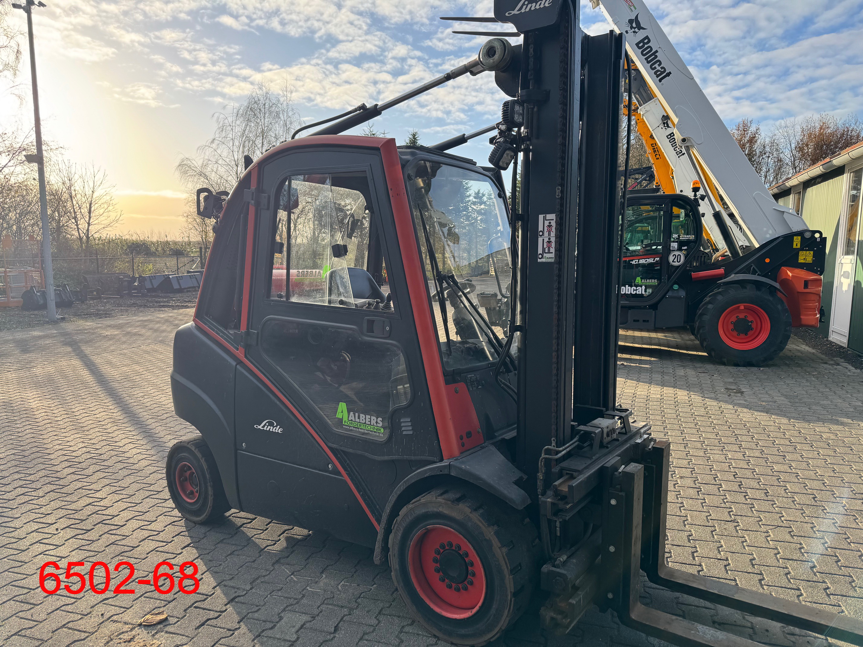 Linde-H 30 T-Treibgasstapler-www.heftruckcentrumemmen.nl