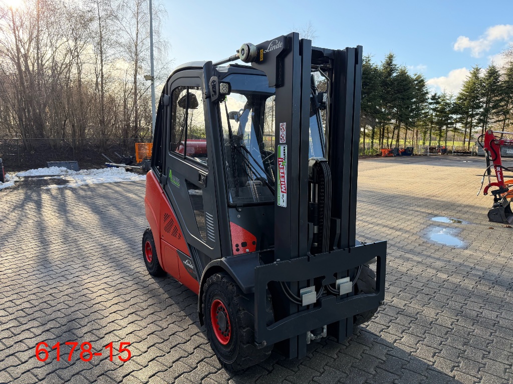 Linde-H 35 T 02 EVO-Treibgasstapler-www.heftruckcentrumemmen.nl