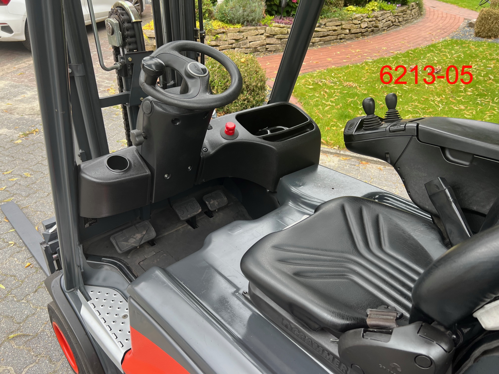 Linde-E 18 PH 02 EVO-Elektro 3 Rad-Stapler-www.heftruckcentrumemmen.nl