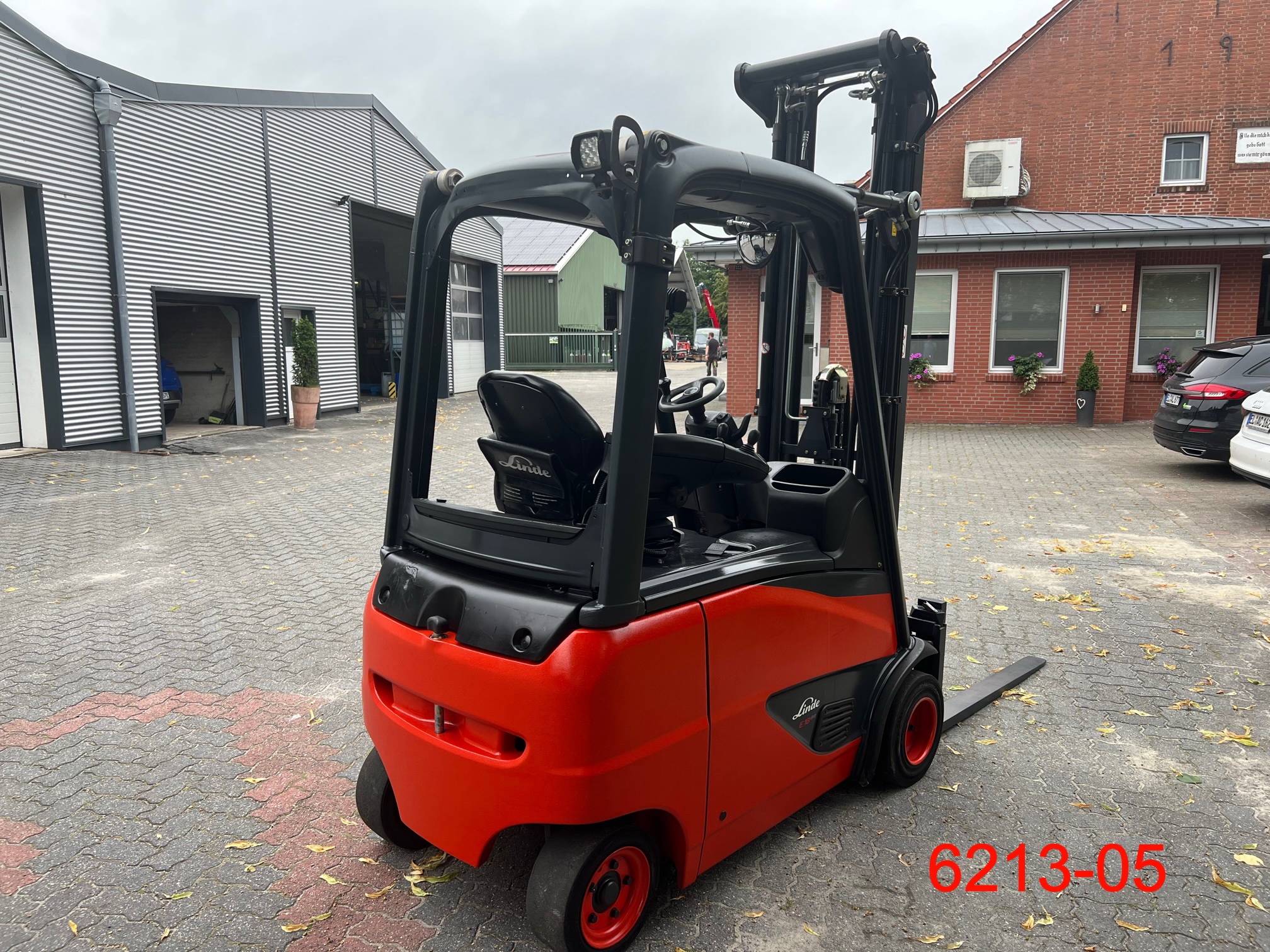 Linde-E 18 PH 02 EVO-Elektro 3 Rad-Stapler-www.heftruckcentrumemmen.nl