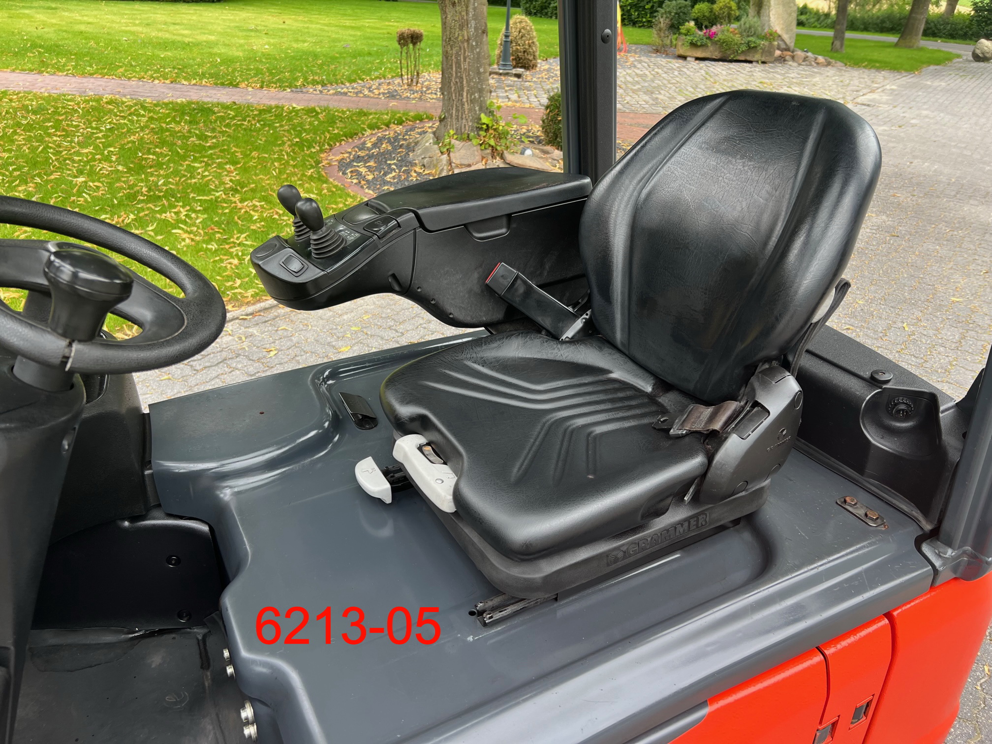 Linde-E 18 PH 02 EVO-Elektro 3 Rad-Stapler-www.heftruckcentrumemmen.nl