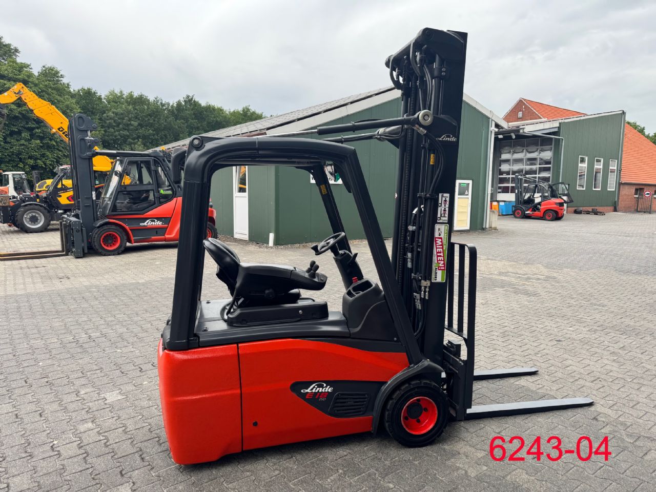 Linde-E 18 02 EVO-Elektro 3 Rad-Stapler-www.albers-gabelstapler.de