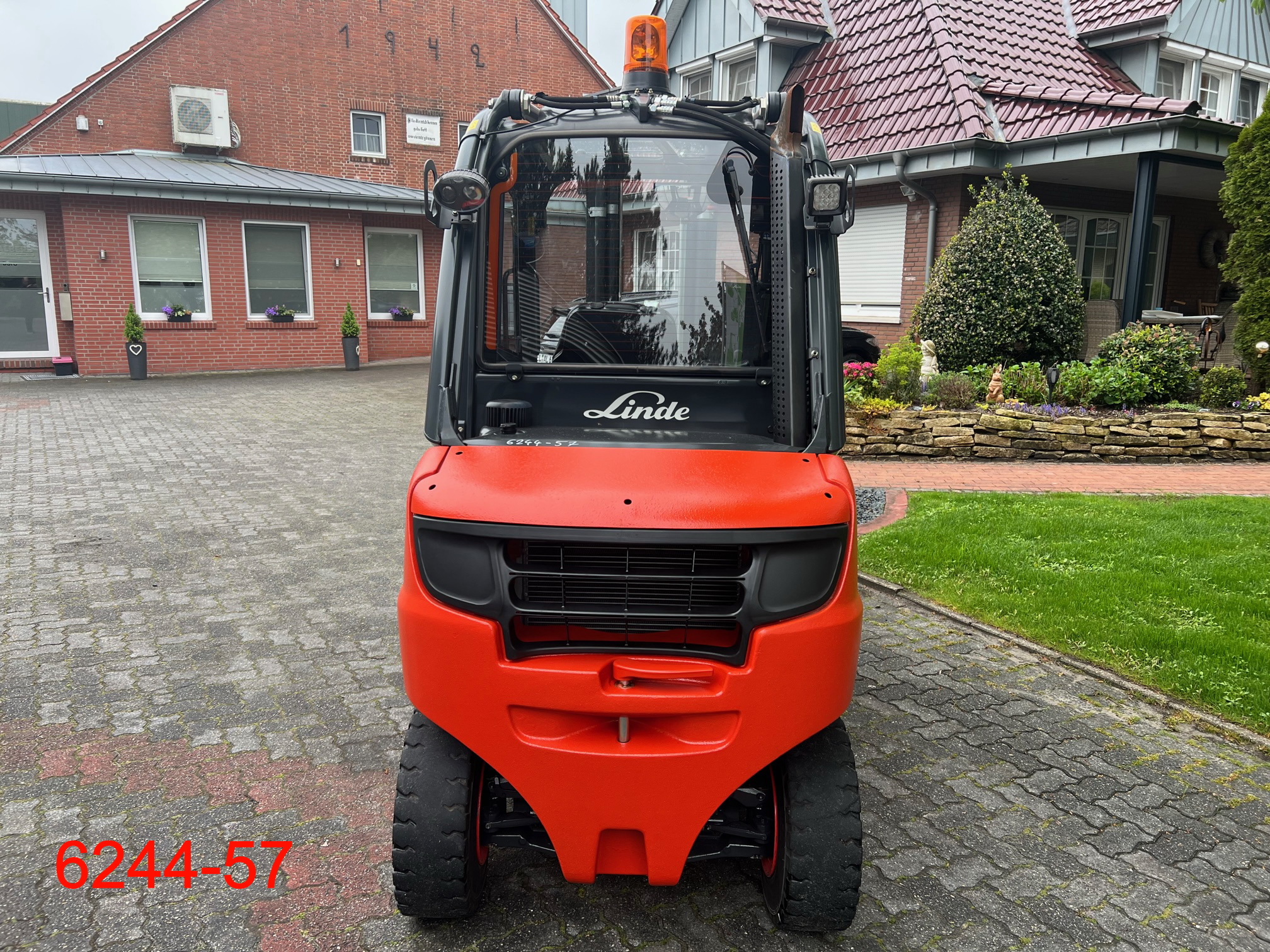 Linde-H 35 D 02 EVO-Dieselstapler-www.heftruckcentrumemmen.nl