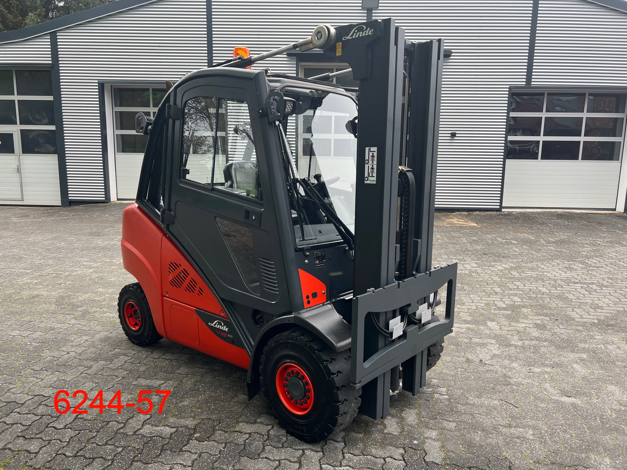 Linde-H 35 D 02 EVO-Dieselstapler-www.heftruckcentrumemmen.nl