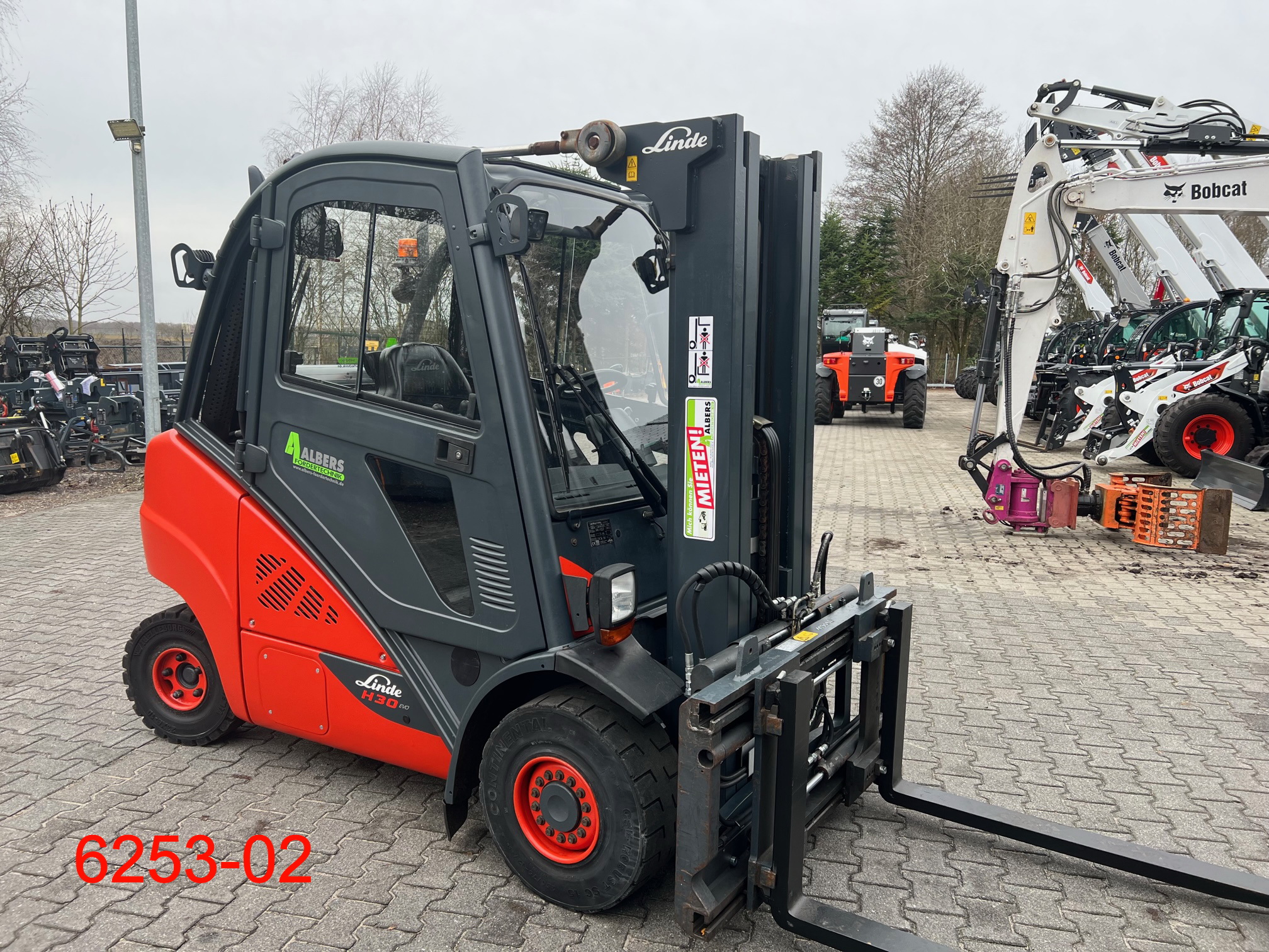 Linde-H 30 T 02 EVO-Treibgasstapler-www.heftruckcentrumemmen.nl