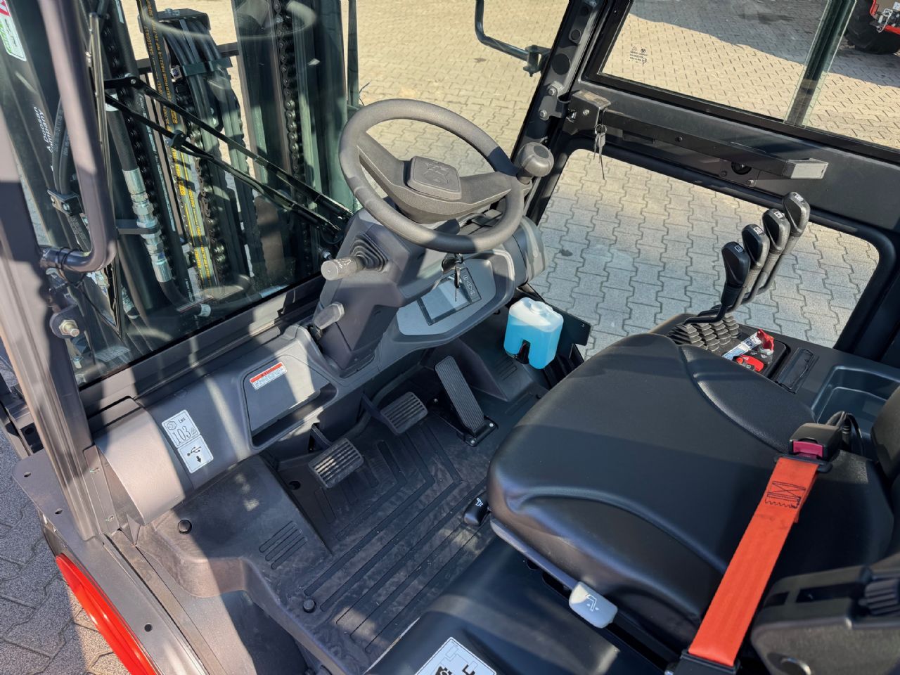 Bobcat-D 35 NXS-Dieselstapler-www.heftruckcentrumemmen.nl