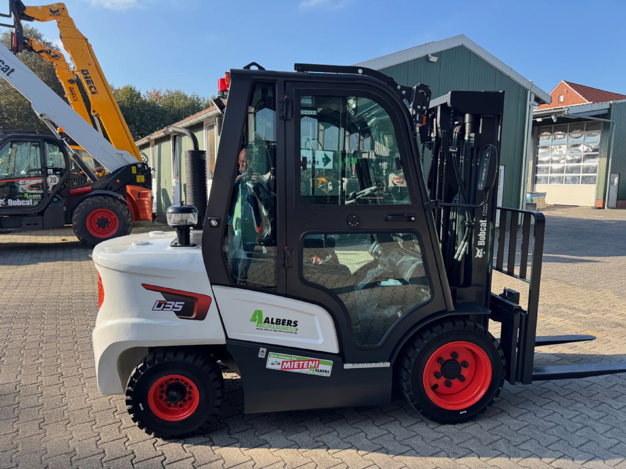 Bobcat-D 35 NXS-Dieselstapler-www.heftruckcentrumemmen.nl