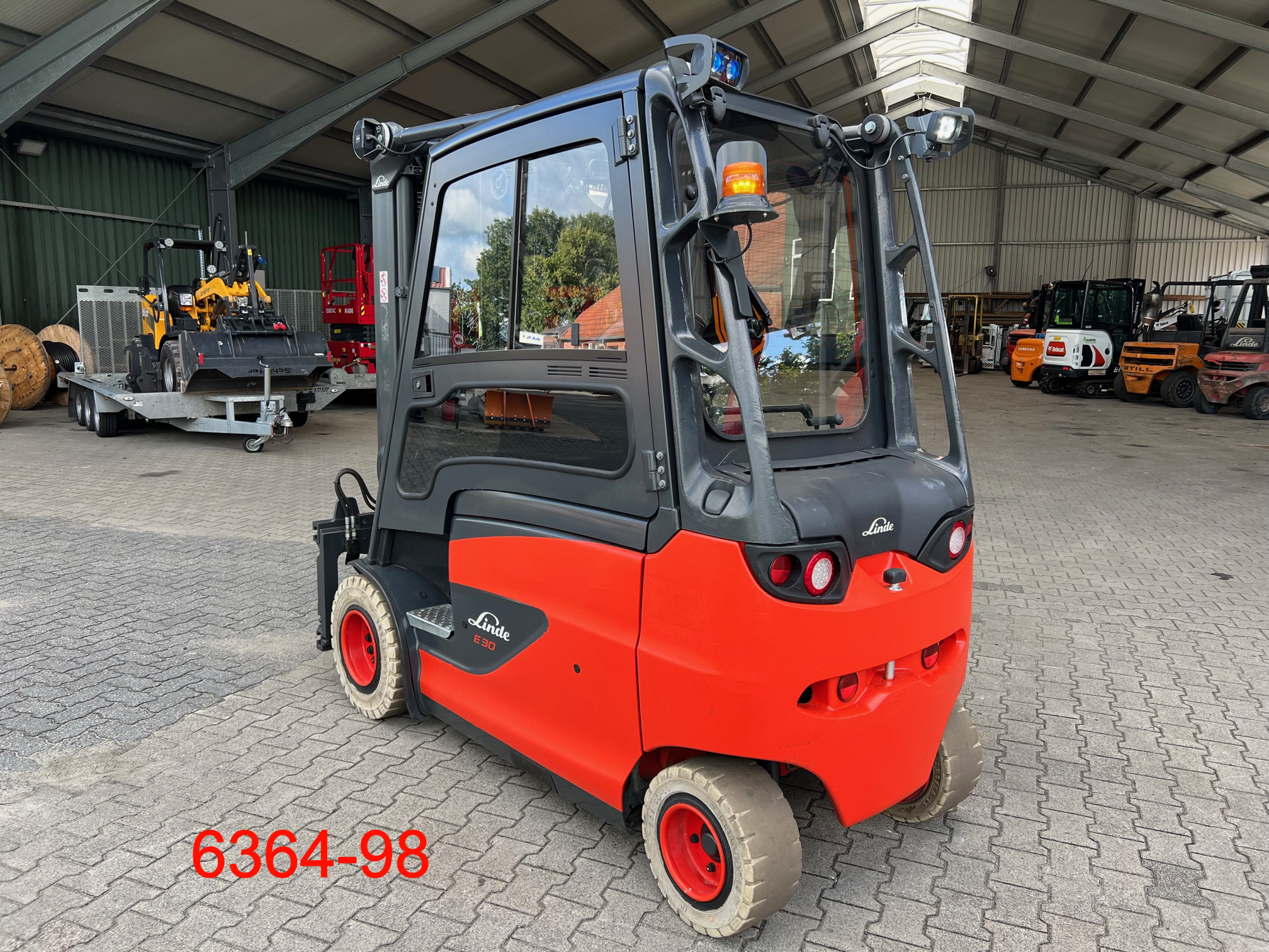 Linde-E 30 HL 01 600-Elektro 4 Rad-Stapler-www.albers-gabelstapler.de