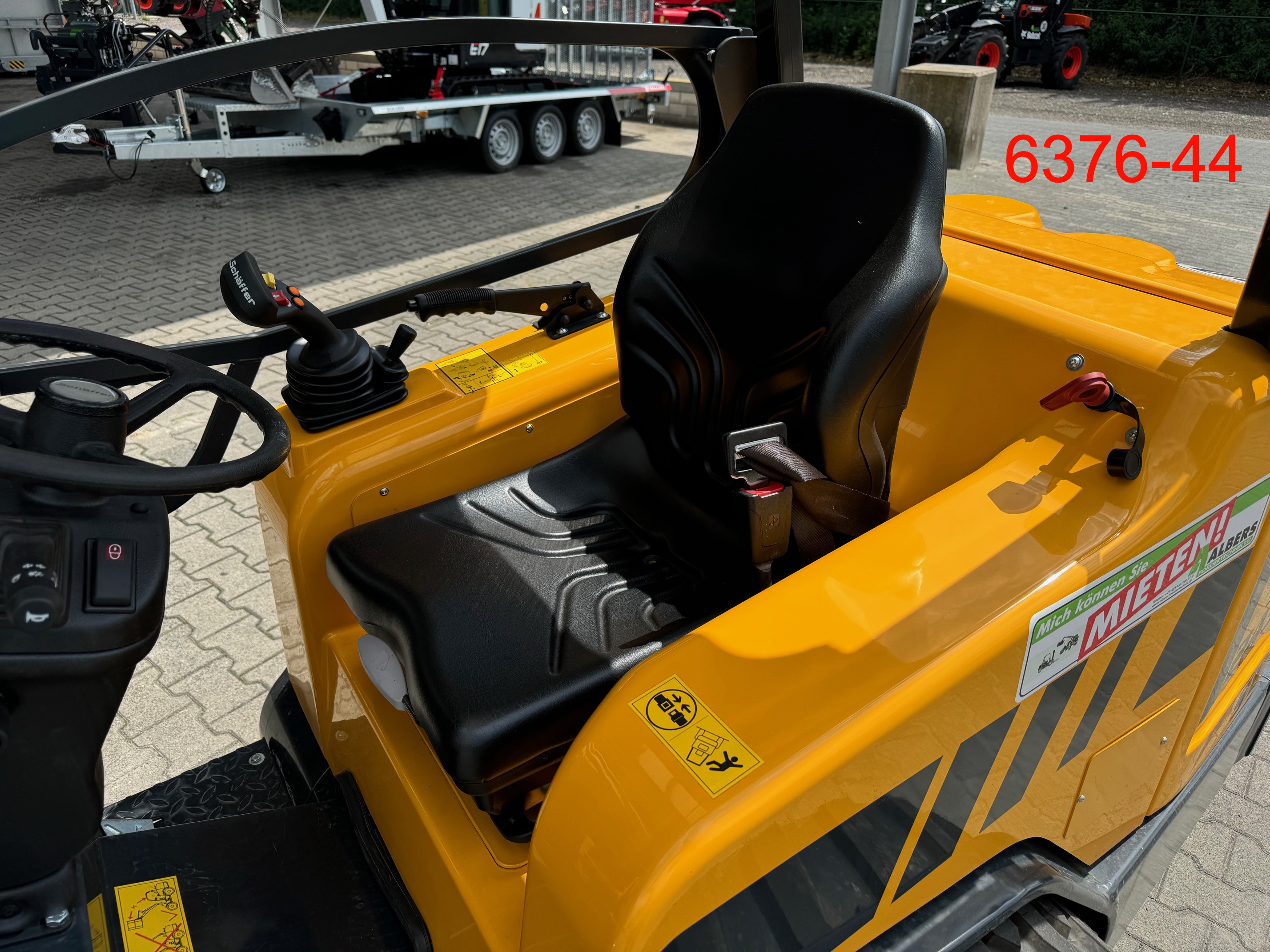 Schffer-2430 SLT-Radlader-www.heftruckcentrumemmen.nl