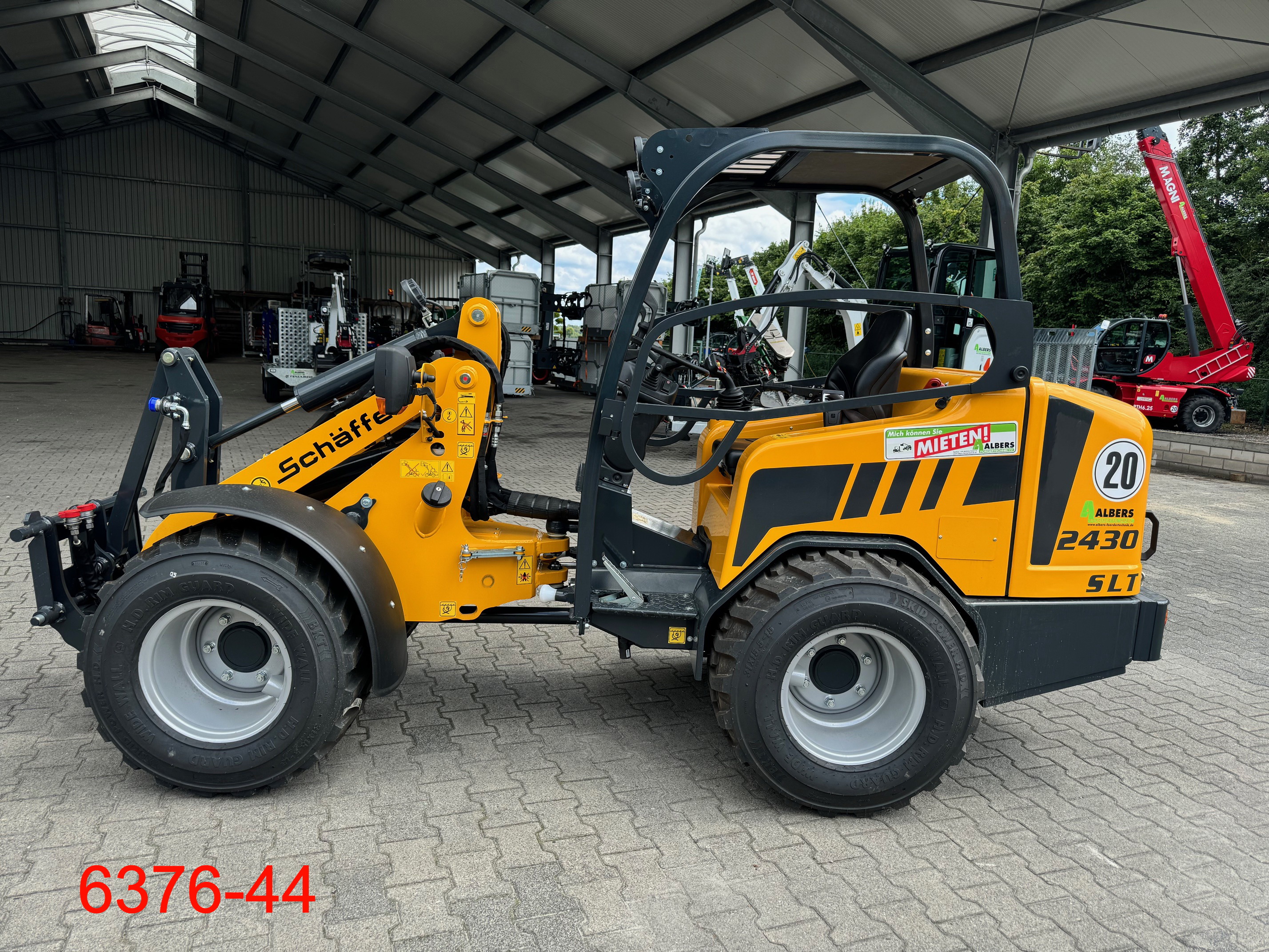 Schffer-2430 SLT-Radlader-www.heftruckcentrumemmen.nl