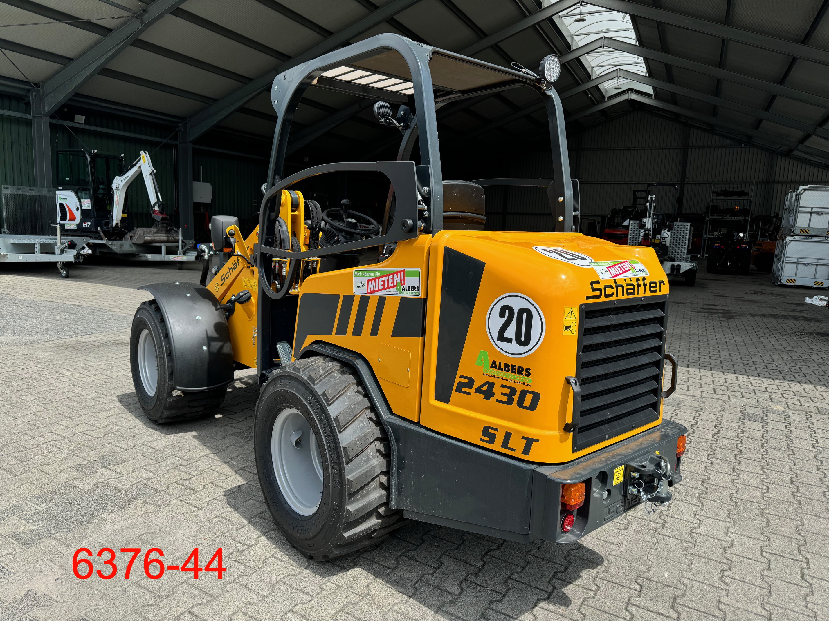 Schffer-2430 SLT-Radlader-www.heftruckcentrumemmen.nl