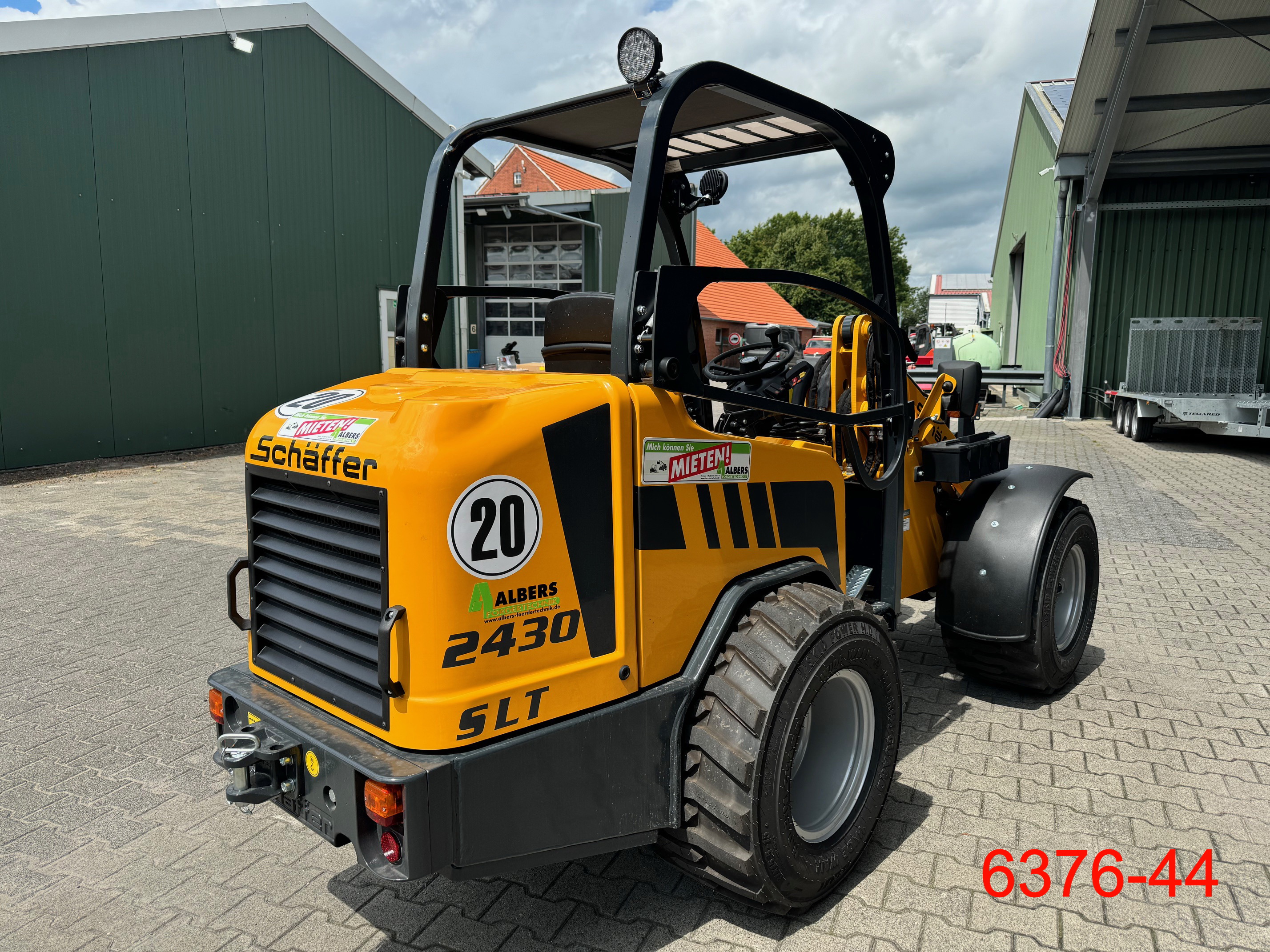 Schffer-2430 SLT-Radlader-www.heftruckcentrumemmen.nl