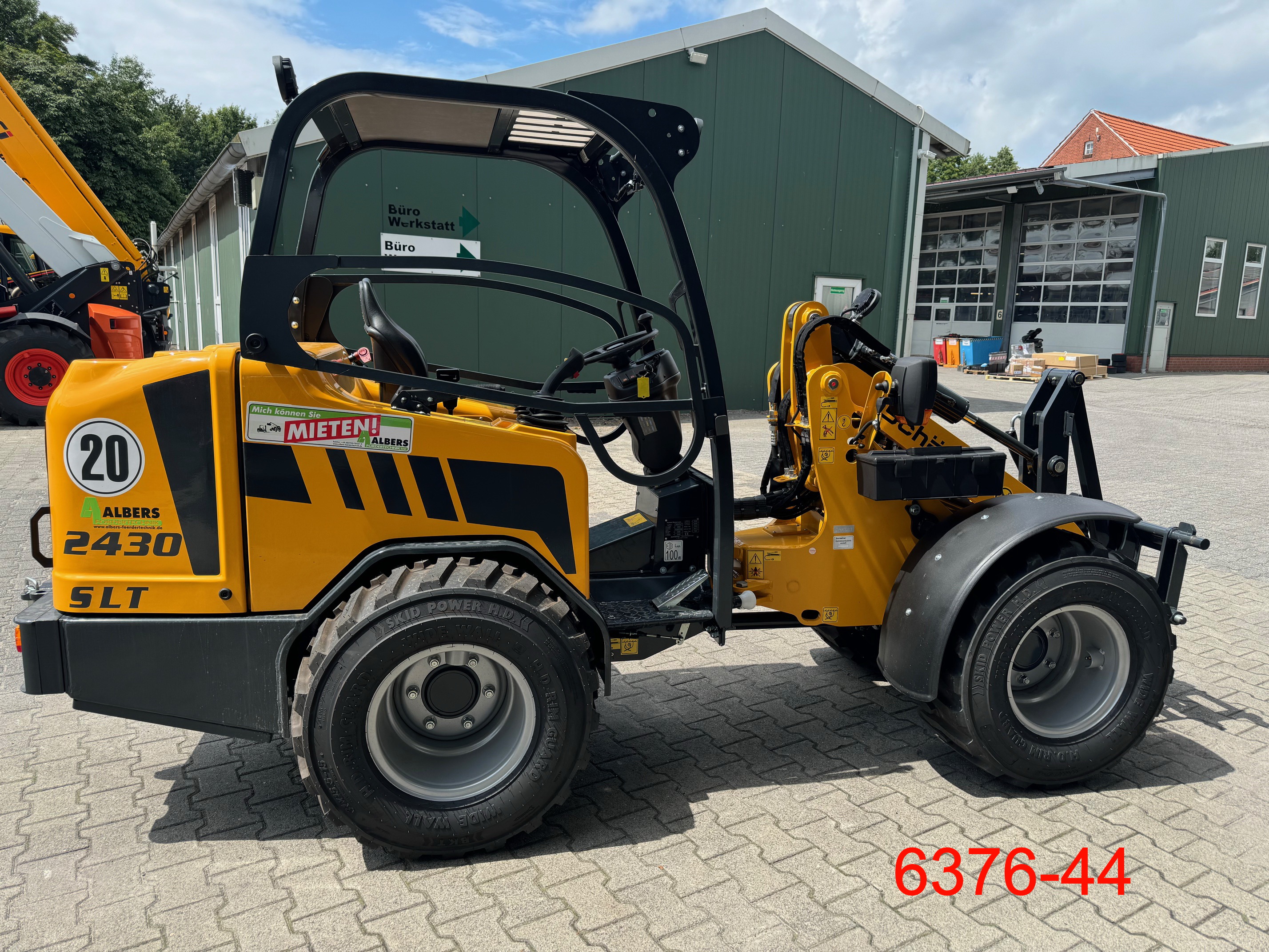 Schffer-2430 SLT-Radlader-www.heftruckcentrumemmen.nl