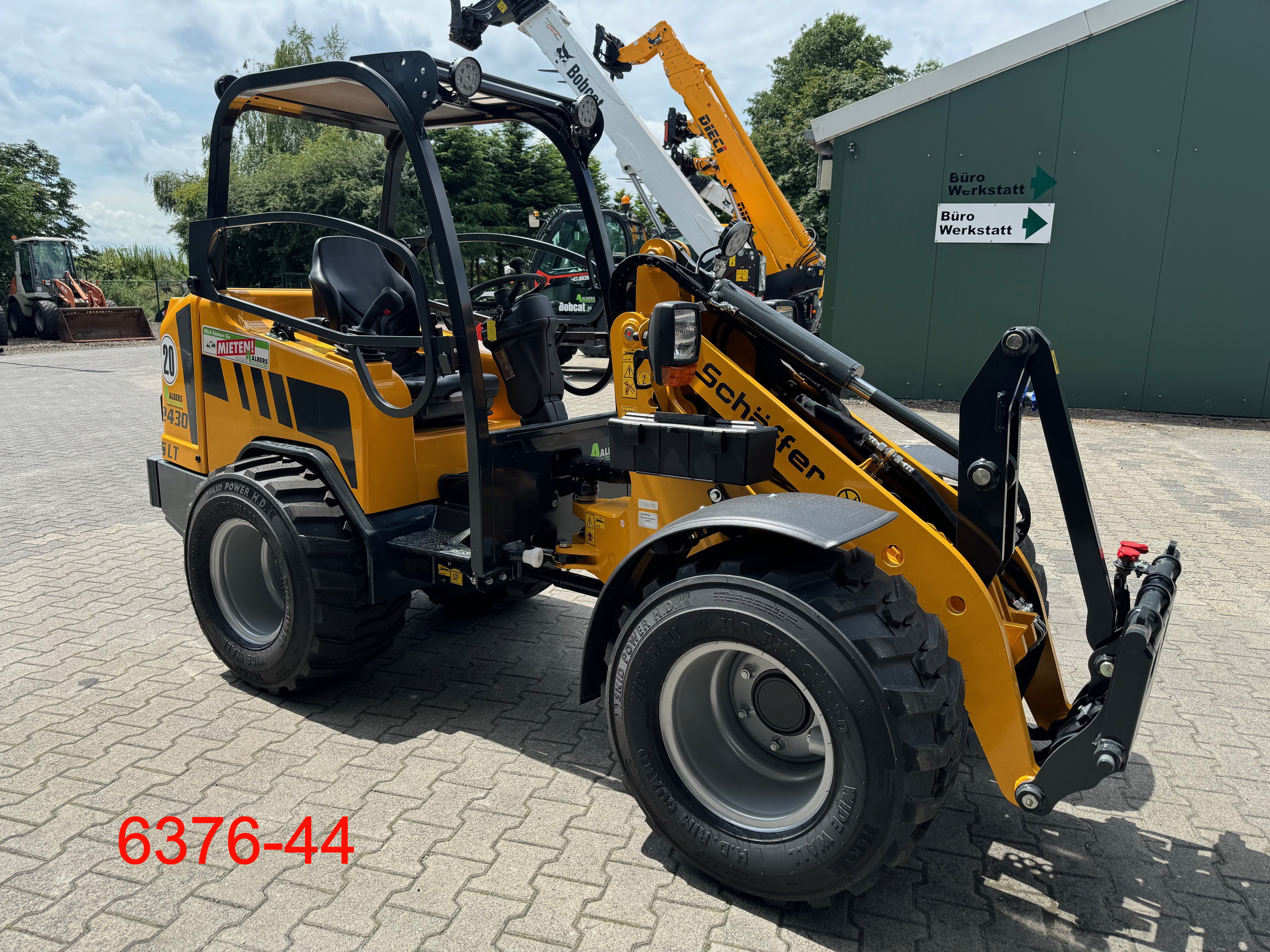 Schffer-2430 SLT-Radlader-www.heftruckcentrumemmen.nl
