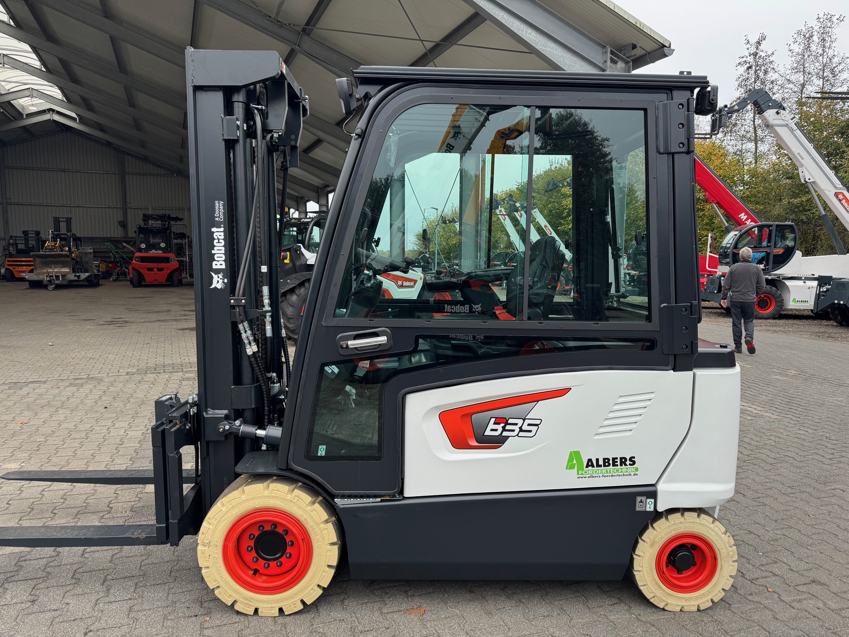 Bobcat-B 35 X - 7 Plus-Elektro 4 Rad-Stapler-www.heftruckcentrumemmen.nl