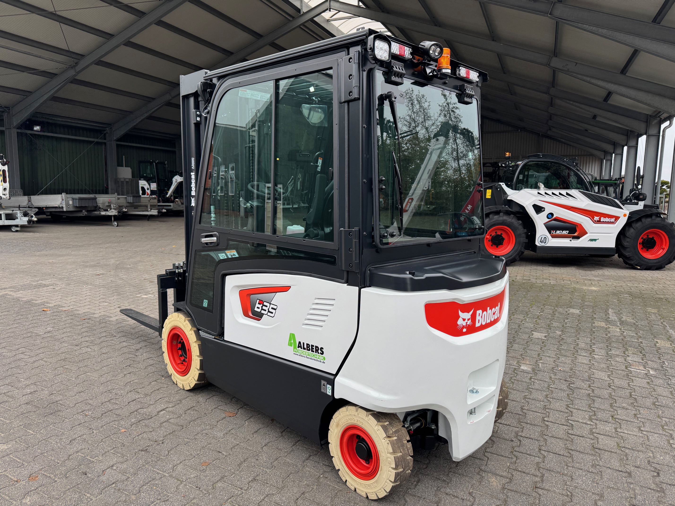 Bobcat-B 35 X - 7 Plus-Elektro 4 Rad-Stapler-www.heftruckcentrumemmen.nl
