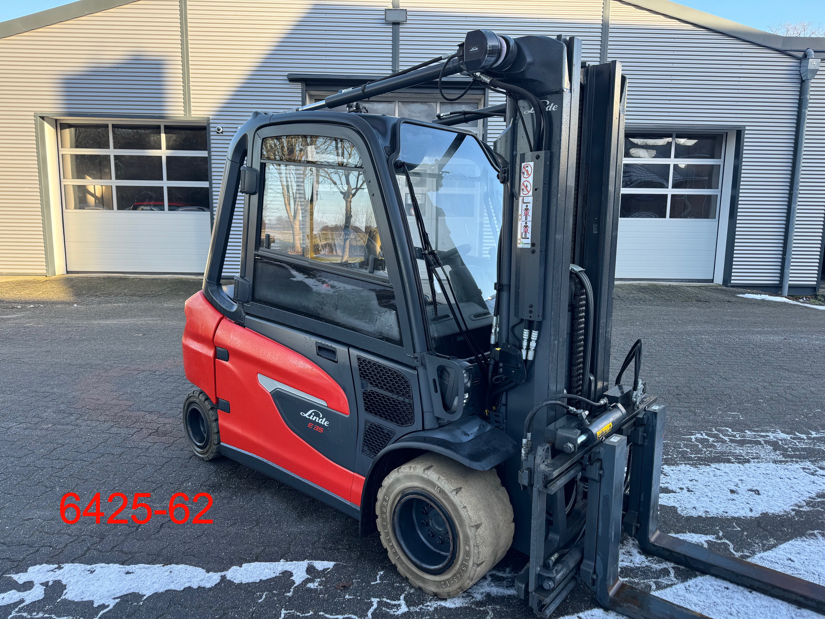 Linde-E 35 L-Elektro 4 Rad-Stapler-www.albers-gabelstapler.de