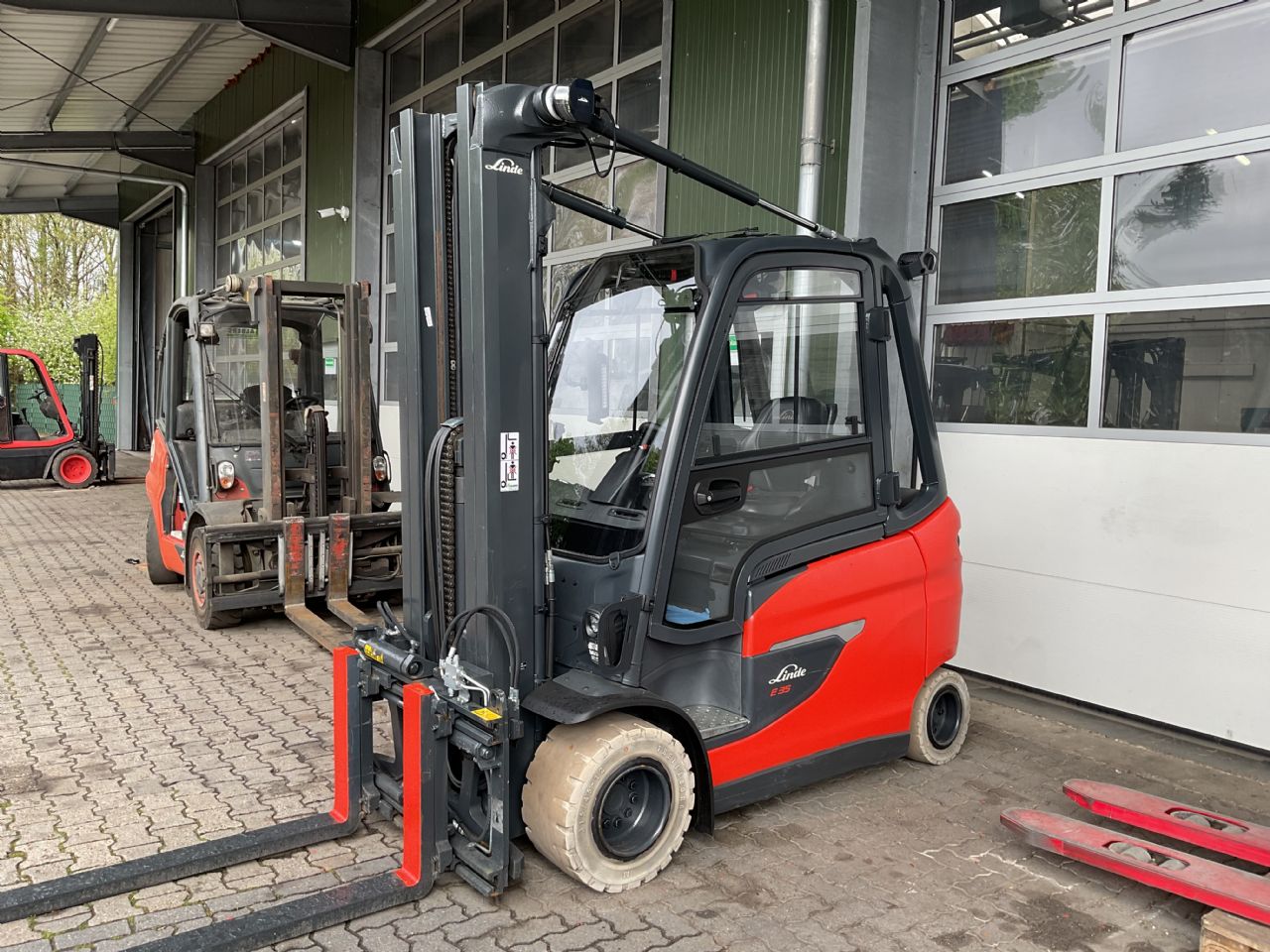 Linde-E 35-Elektro 4 Rad-Stapler-http://www.albers-gabelstapler.de