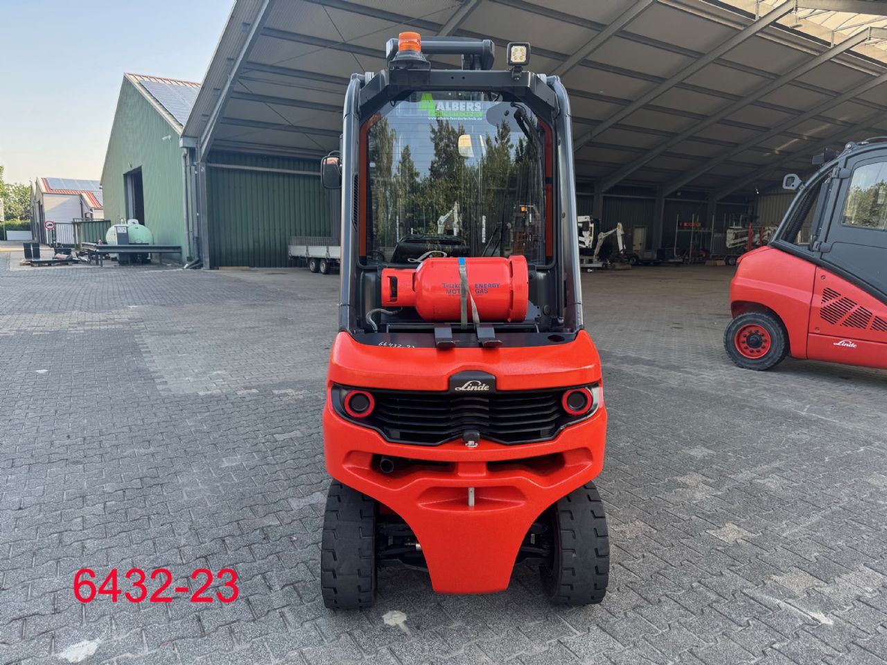 Linde-H 30 T 01-Treibgasstapler-www.albers-gabelstapler.de