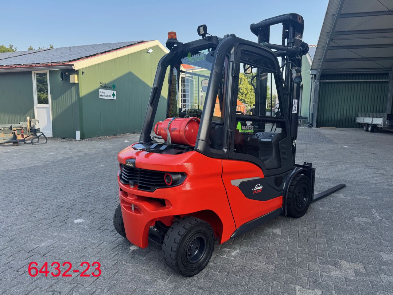 Linde-H 30 T 01-Treibgasstapler-www.albers-gabelstapler.de