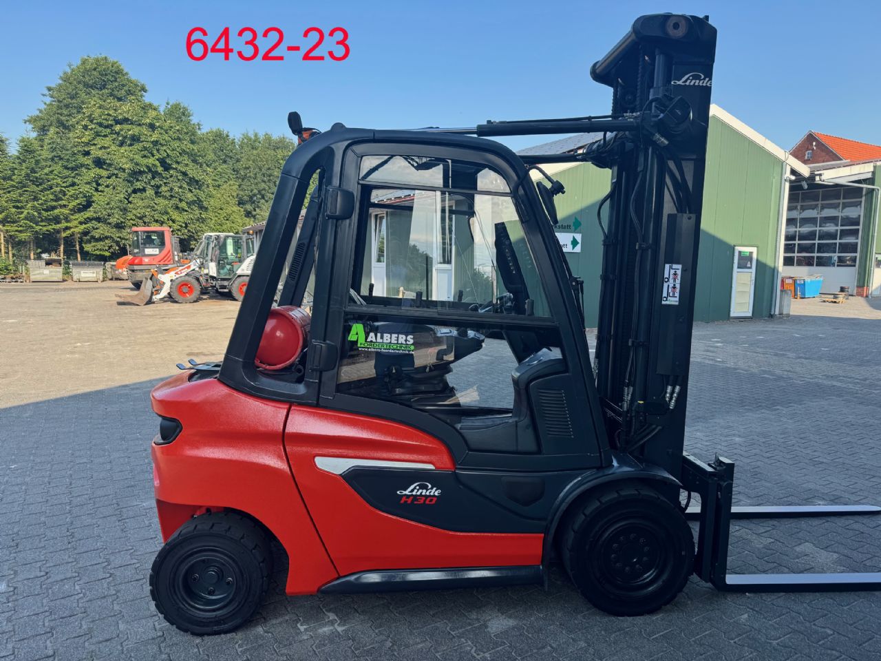 Linde-H 30 T 01-Treibgasstapler-www.albers-gabelstapler.de