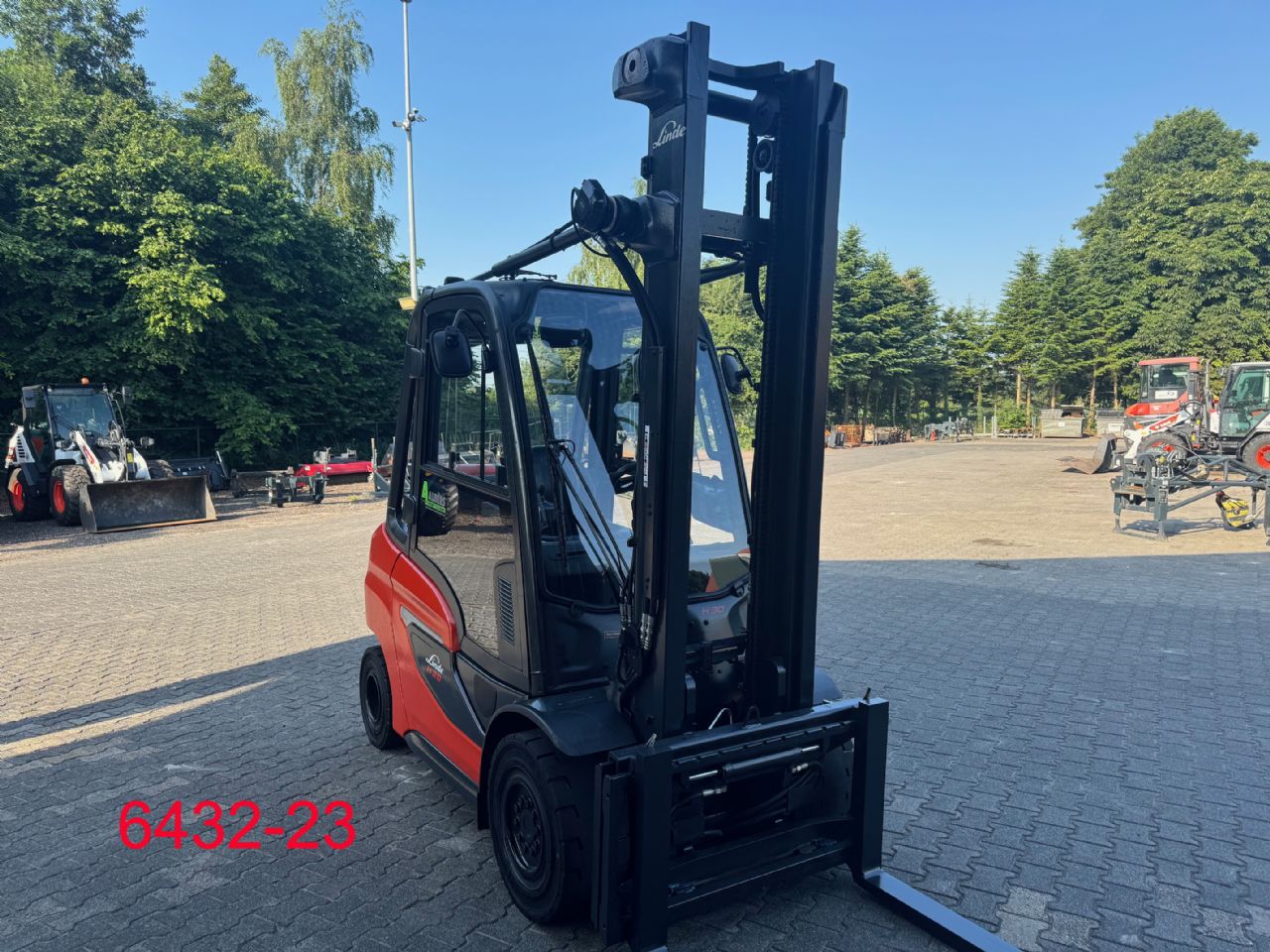 Linde-H 30 T 01-Treibgasstapler-www.albers-gabelstapler.de
