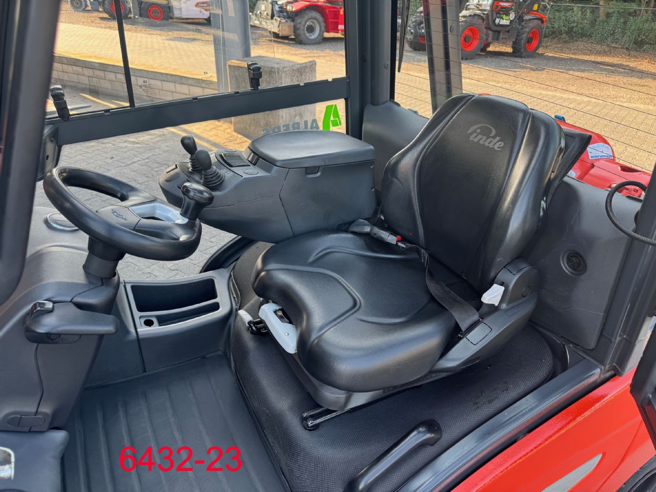Linde-H 30 T 01-Treibgasstapler-www.albers-gabelstapler.de