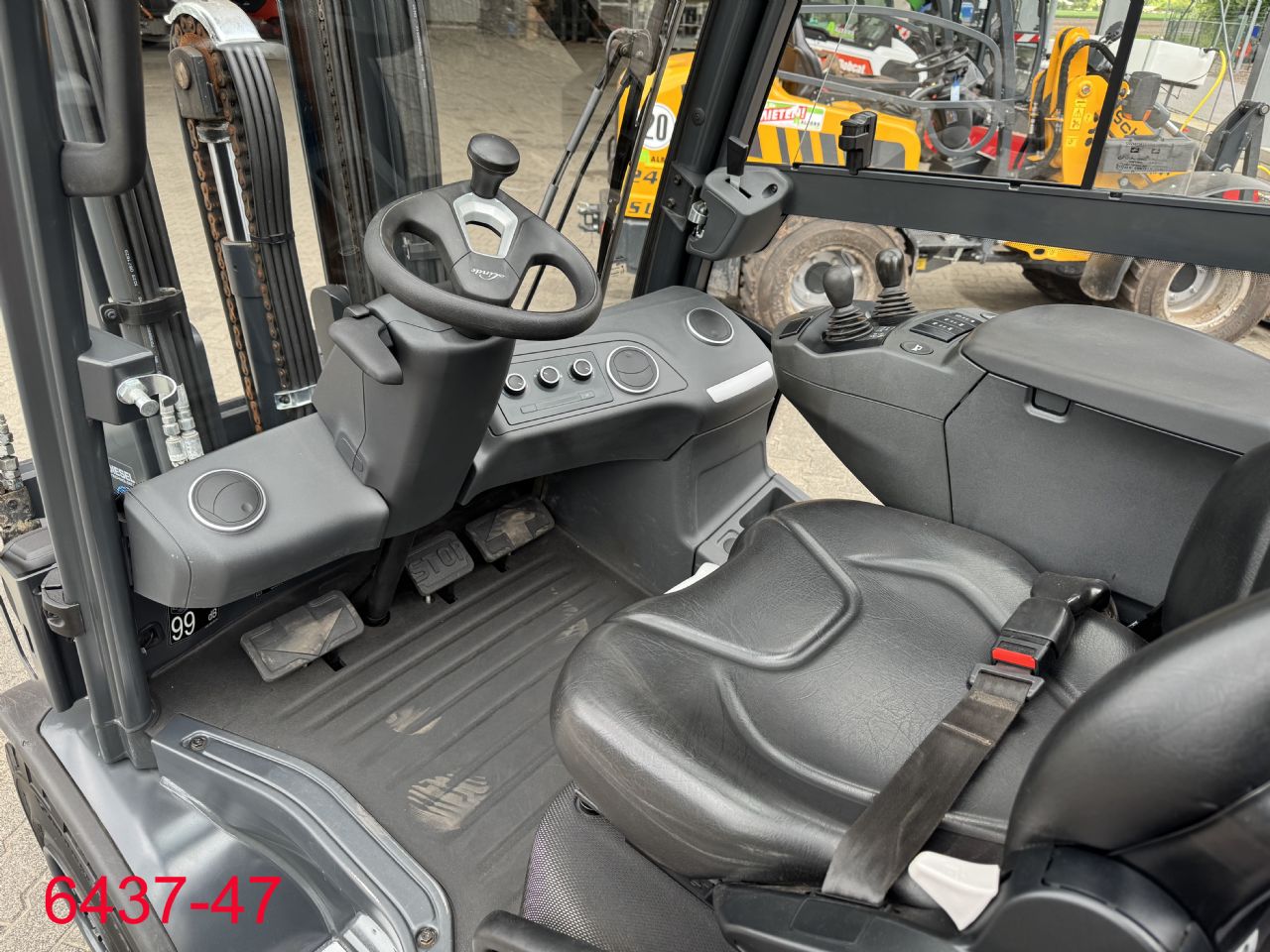 Linde-H 35 D-Dieselstapler-www.heftruckcentrumemmen.nl