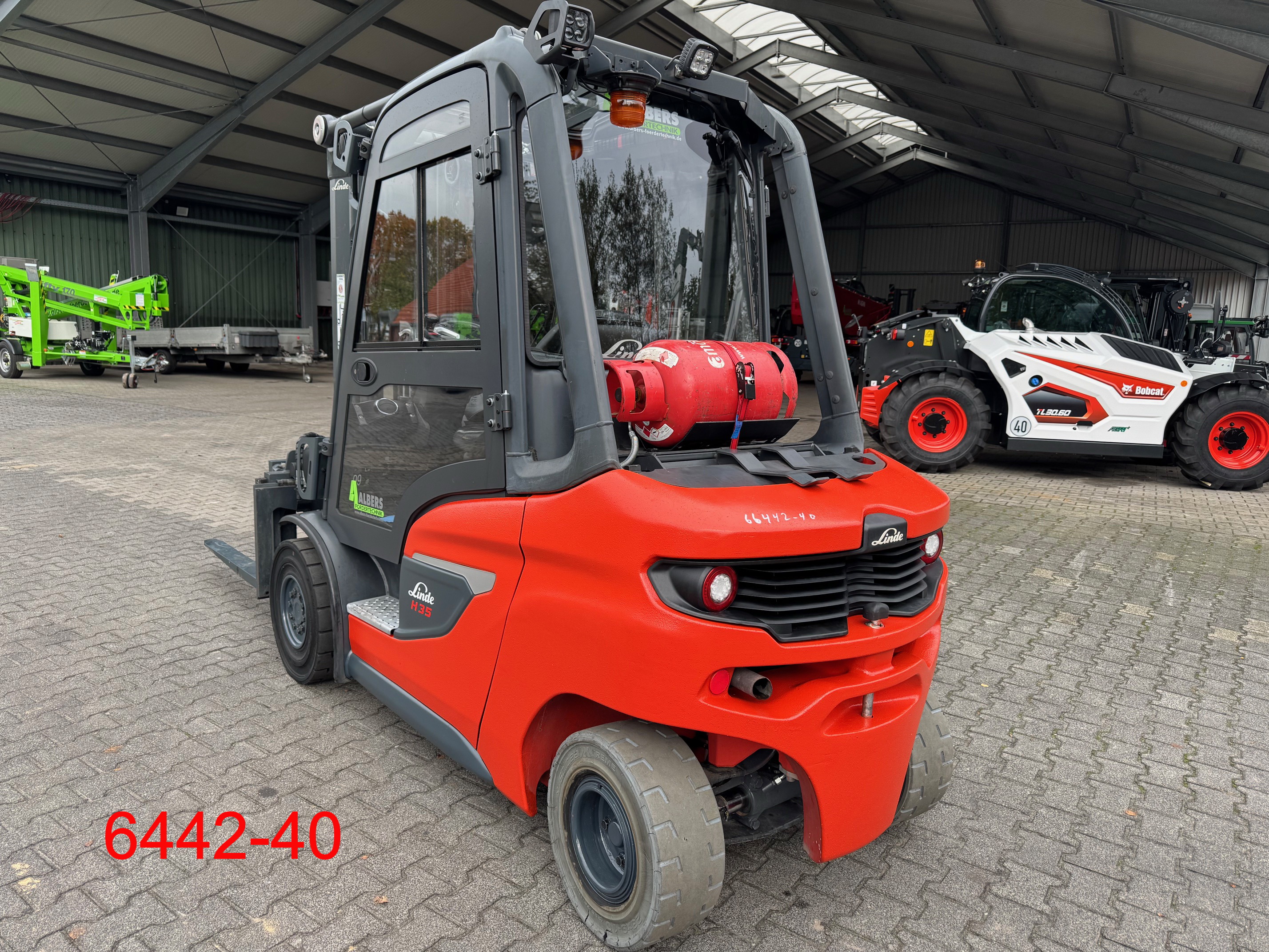 Linde-H 35 T 01-Treibgasstapler-www.heftruckcentrumemmen.nl