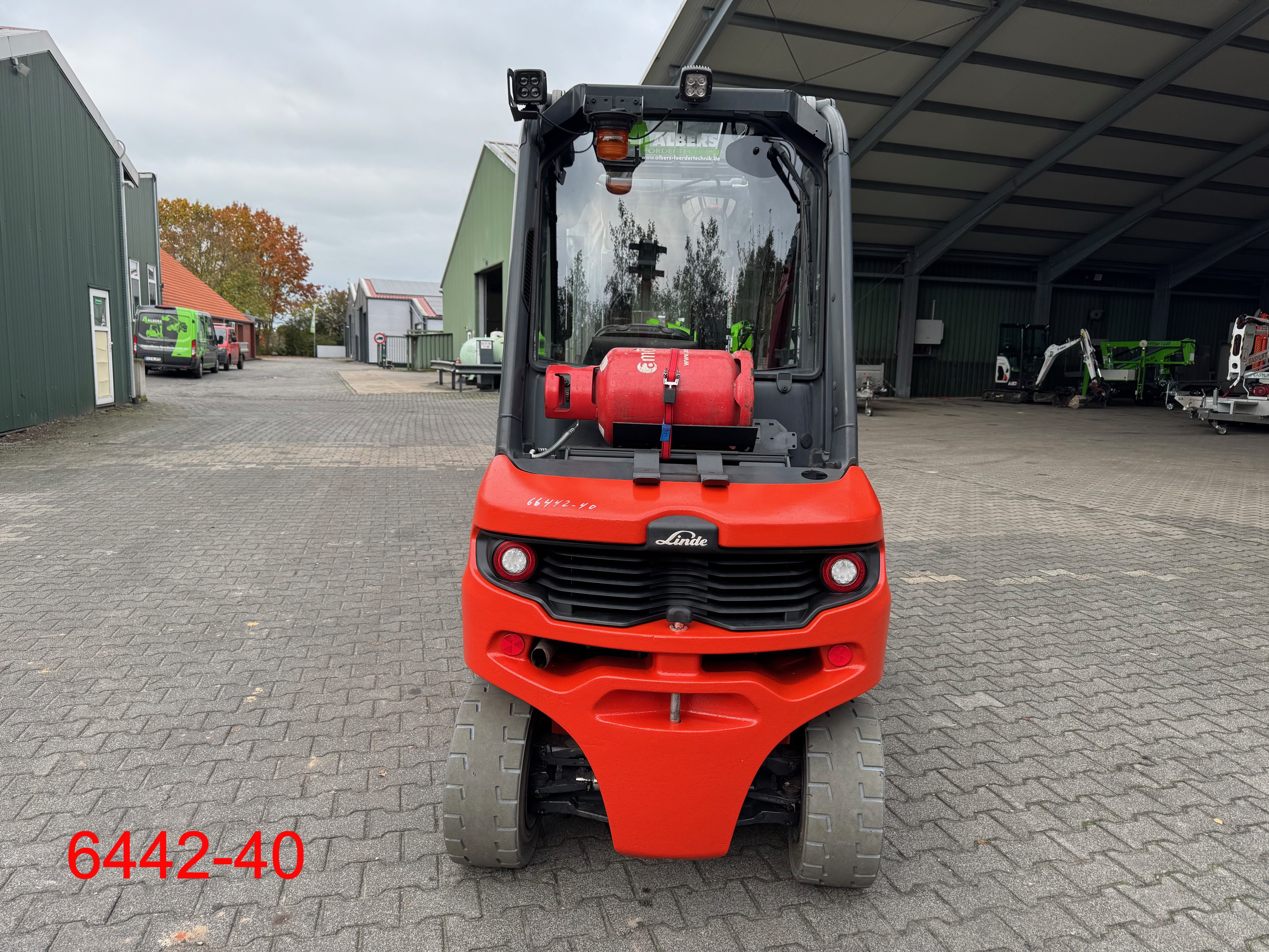 Linde-H 35 T 01-Treibgasstapler-www.heftruckcentrumemmen.nl